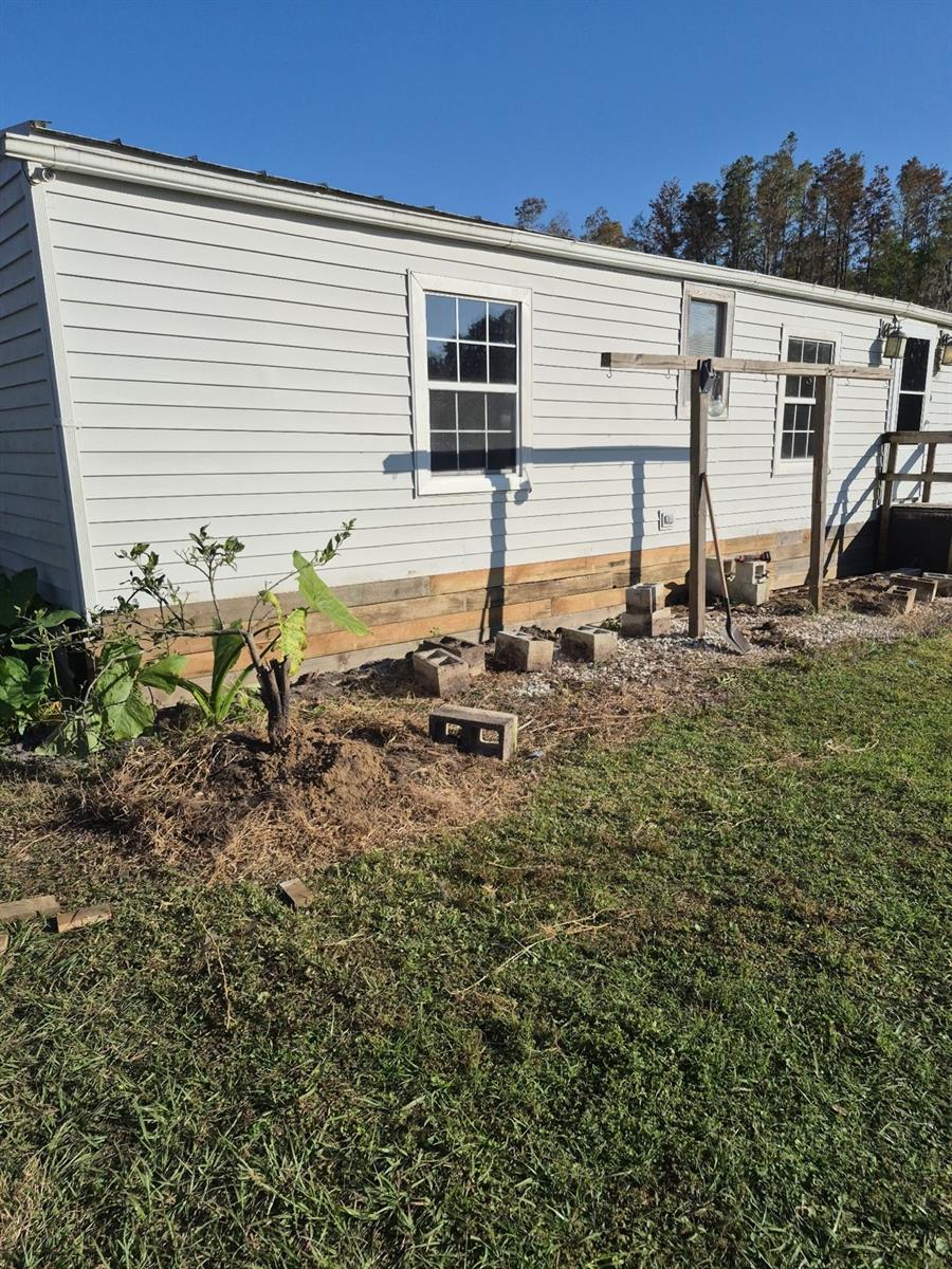 Image 2 of 11 For 206 Country World Drive E