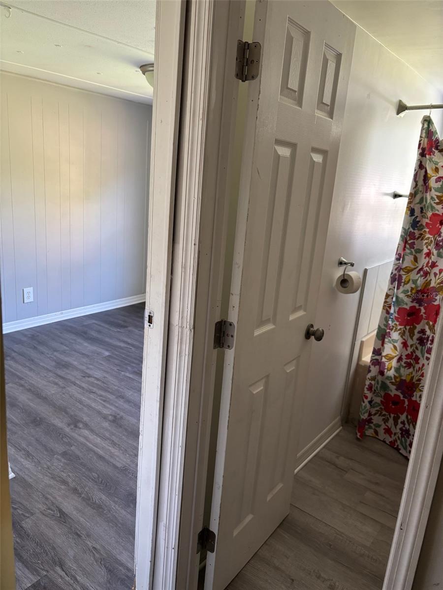 Image 6 of 11 For 206 Country World Drive E