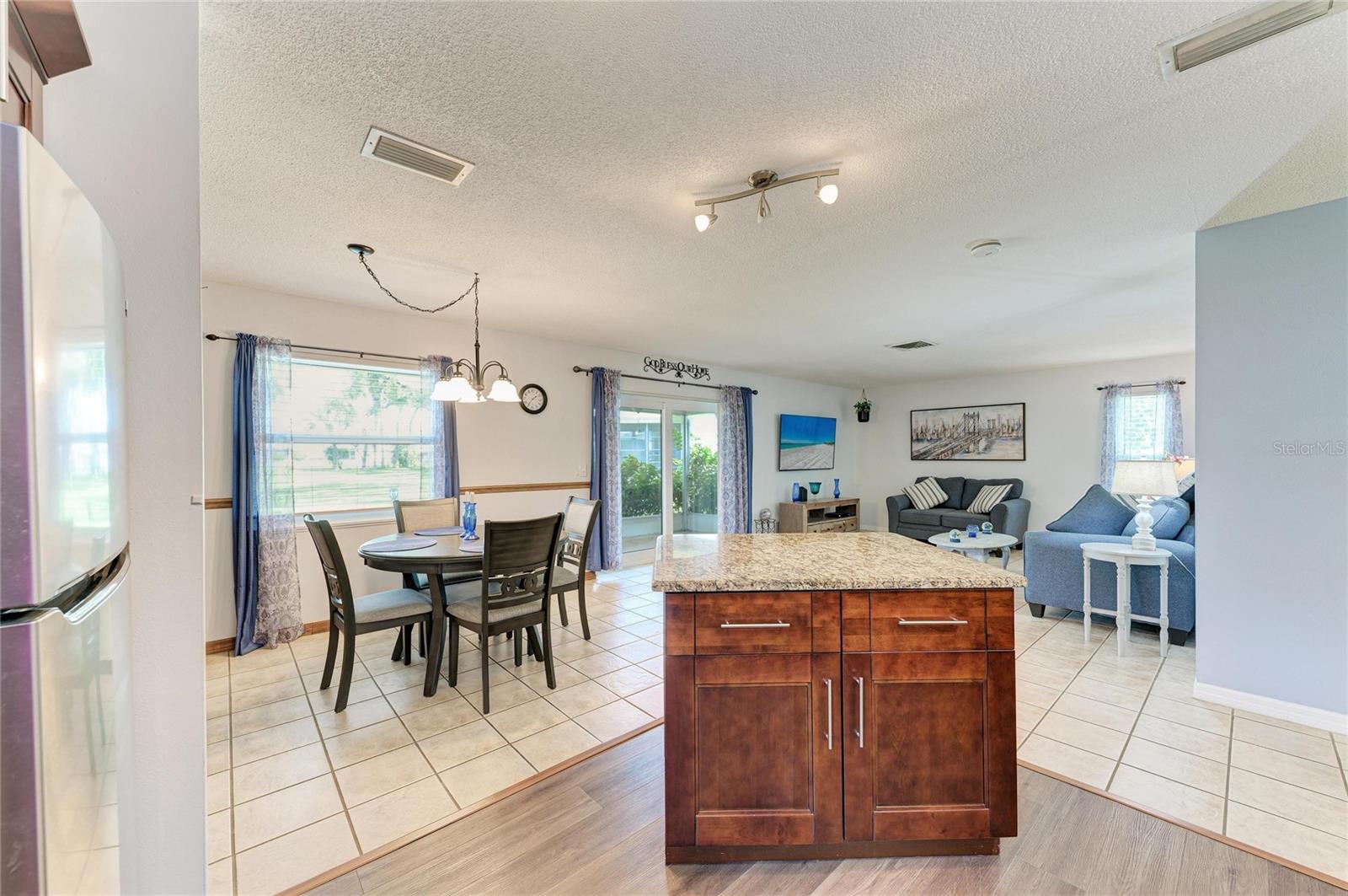 Image 15 of 36 For 3311 Fuller Street 104