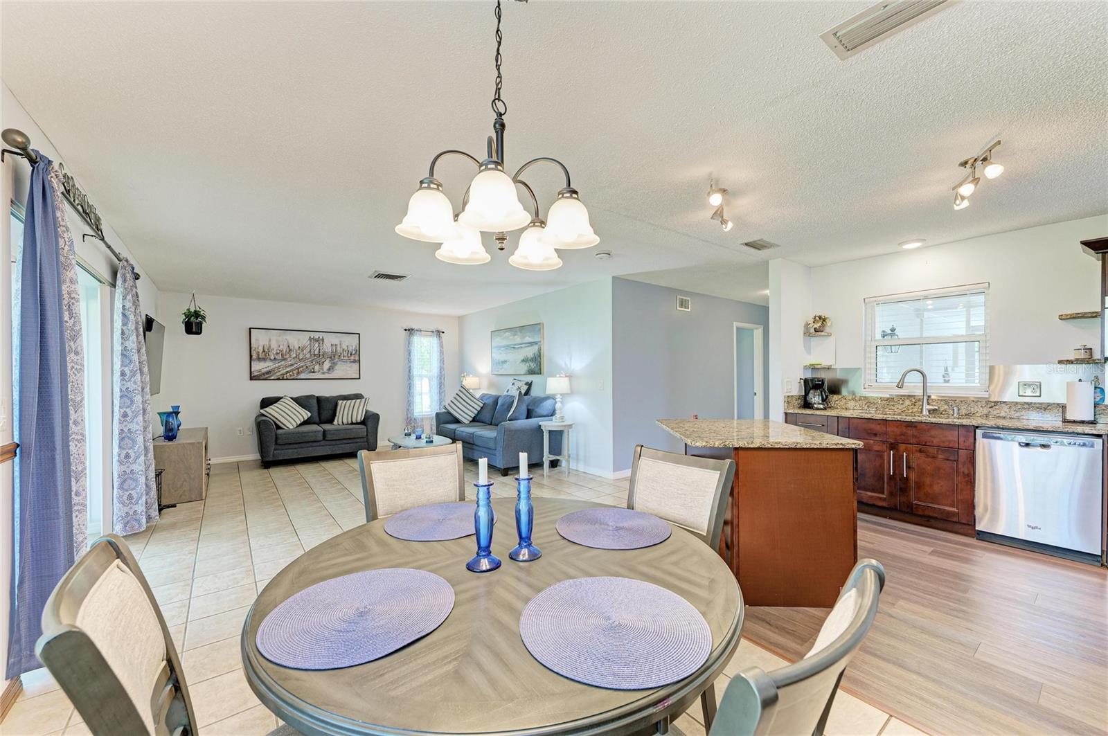 Image 17 of 36 For 3311 Fuller Street 104