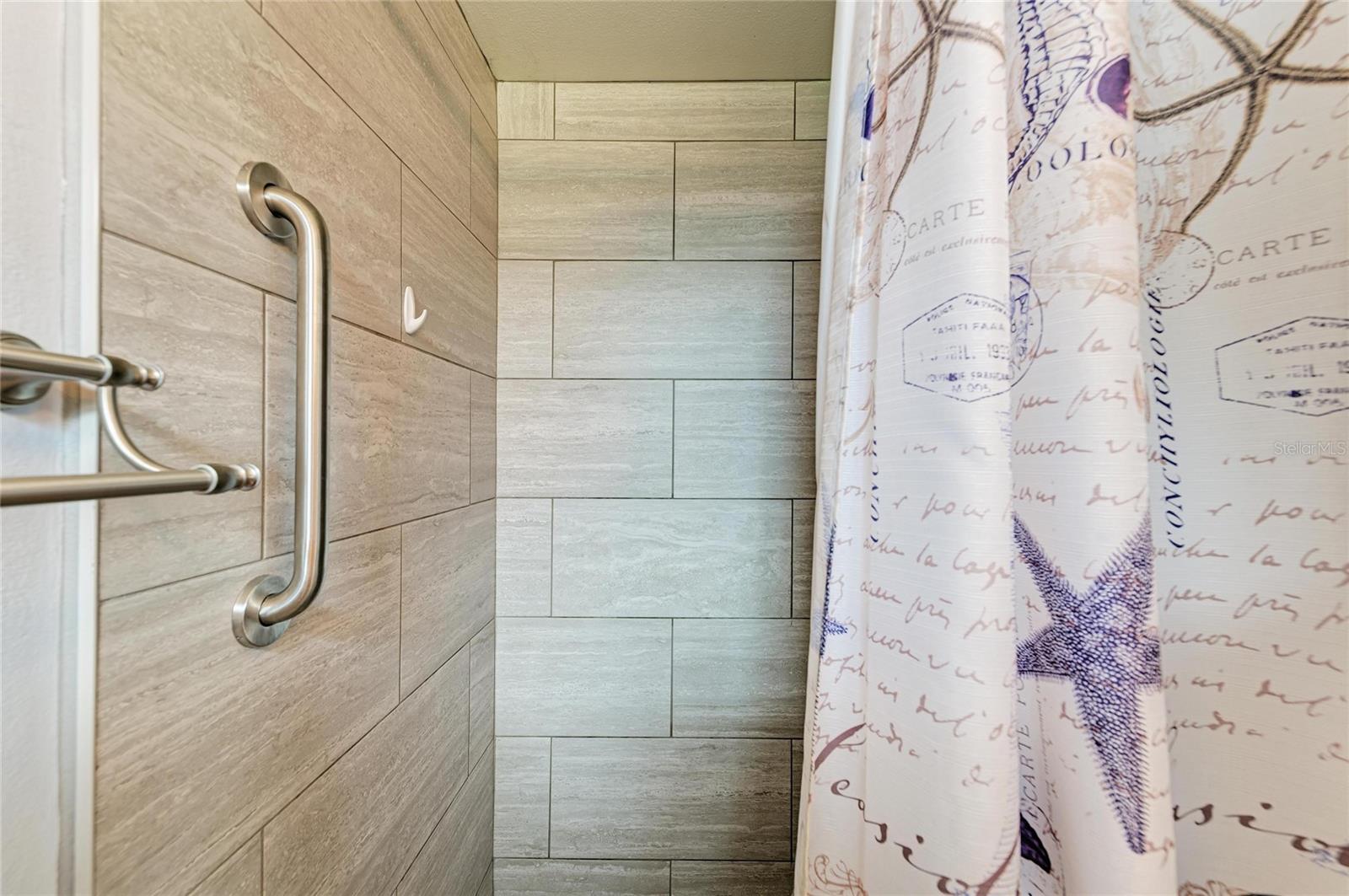 Image 22 of 36 For 3311 Fuller Street 104