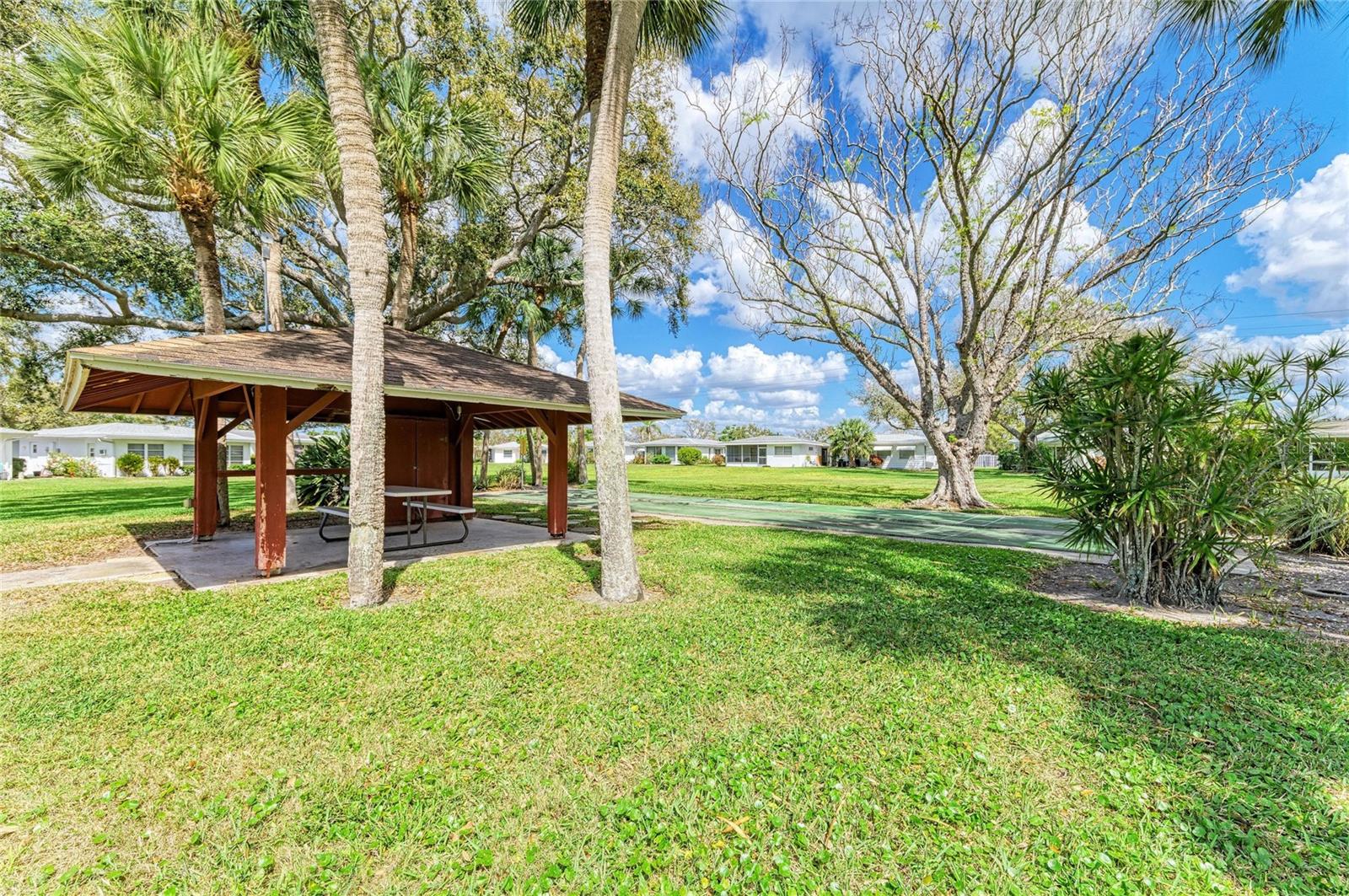 Image 35 of 36 For 3311 Fuller Street 104