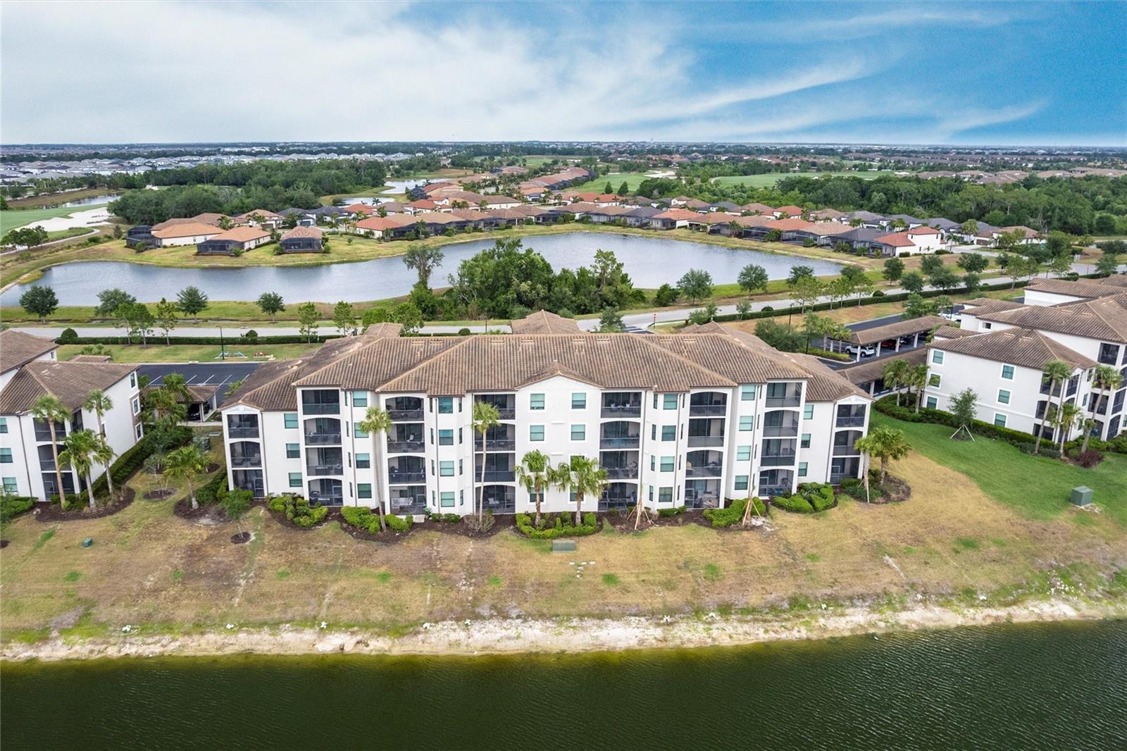 Image 32 of 38 For 16804 Vardon Terrace 307