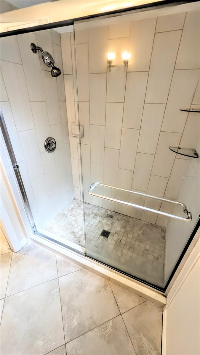 Image 19 of 32 For 7805 Pine Trace Drive 18