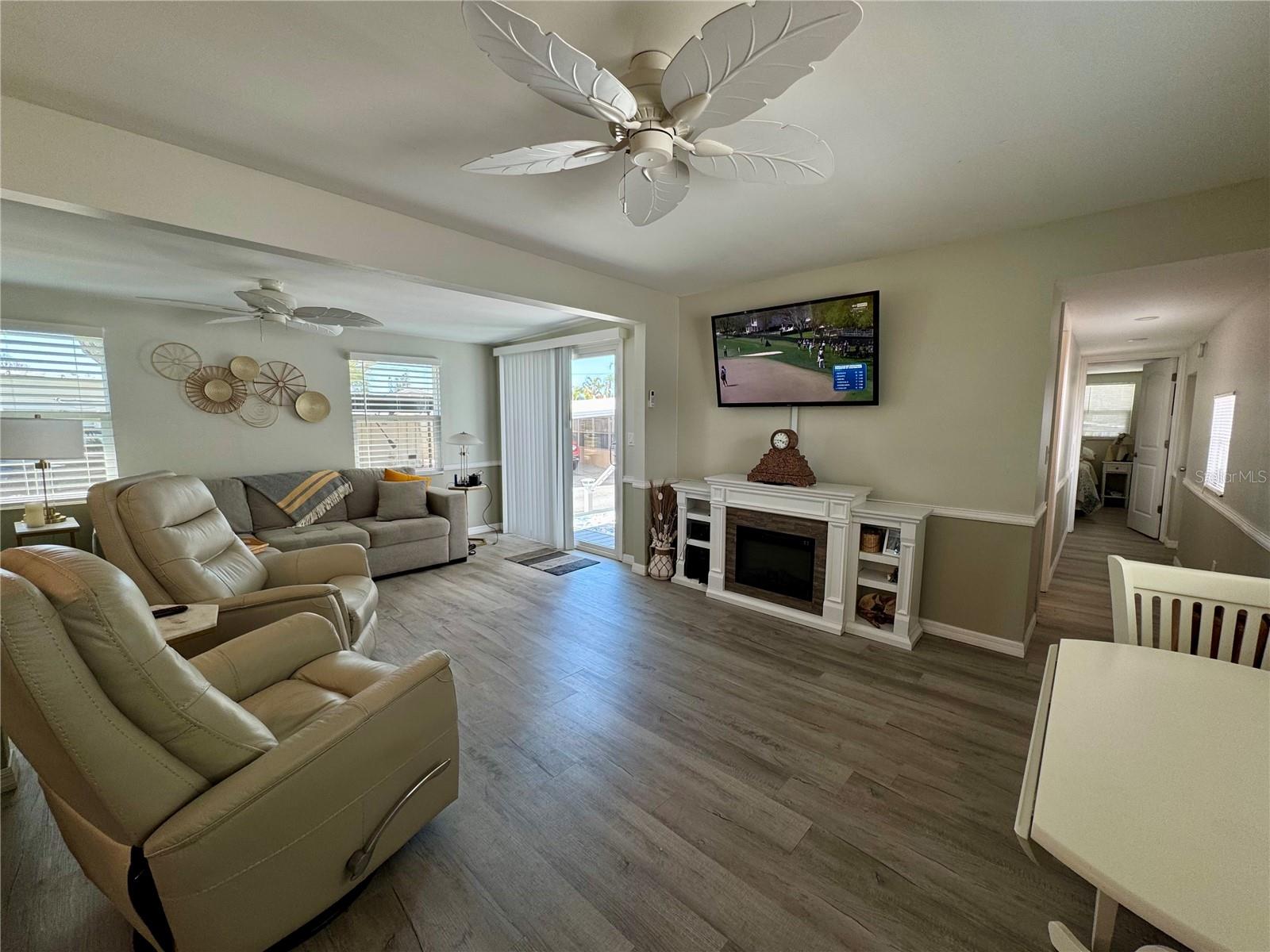 Image 12 of 39 For 15010 113th Avenue N 47