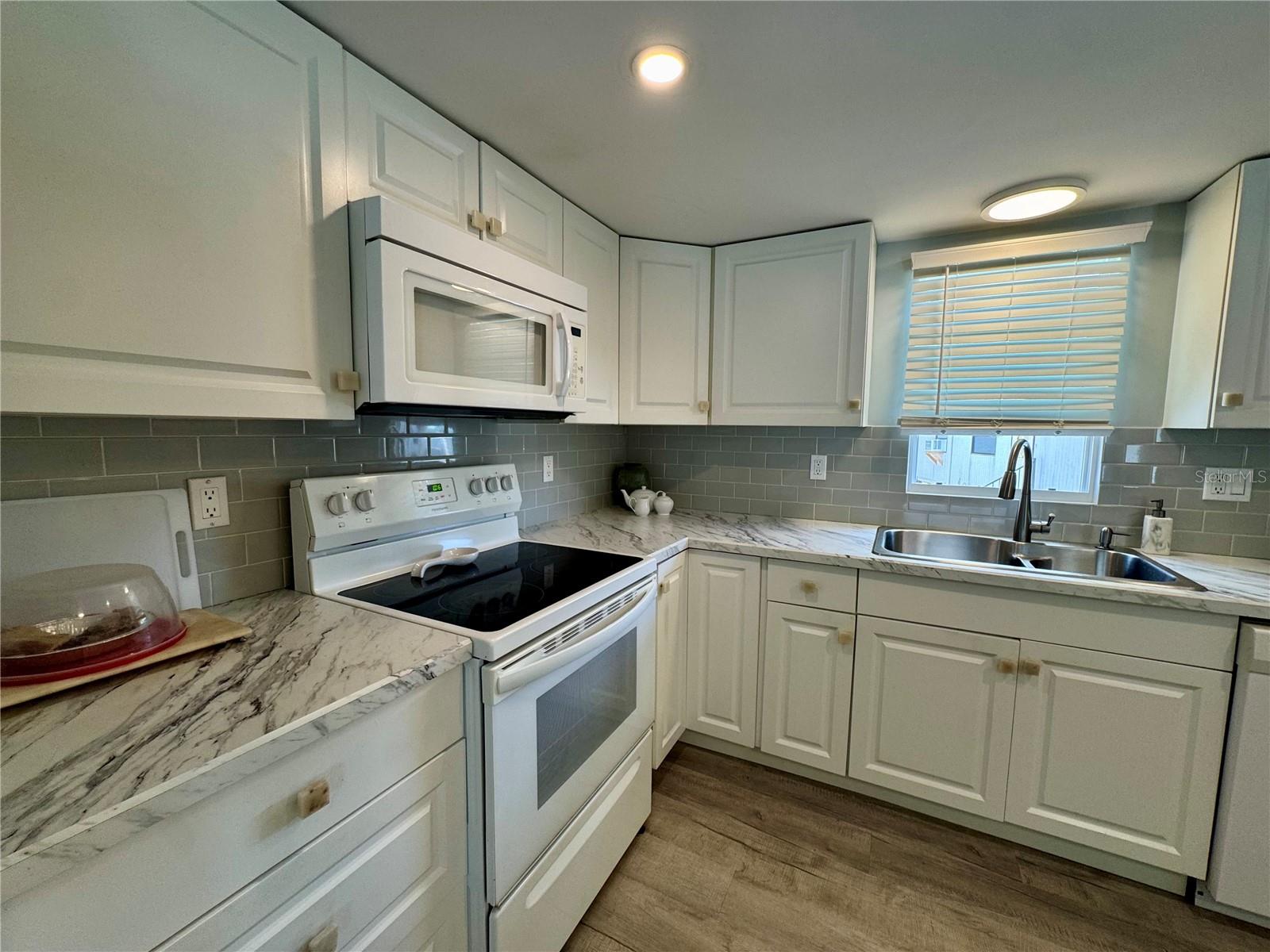 Image 17 of 39 For 15010 113th Avenue N 47