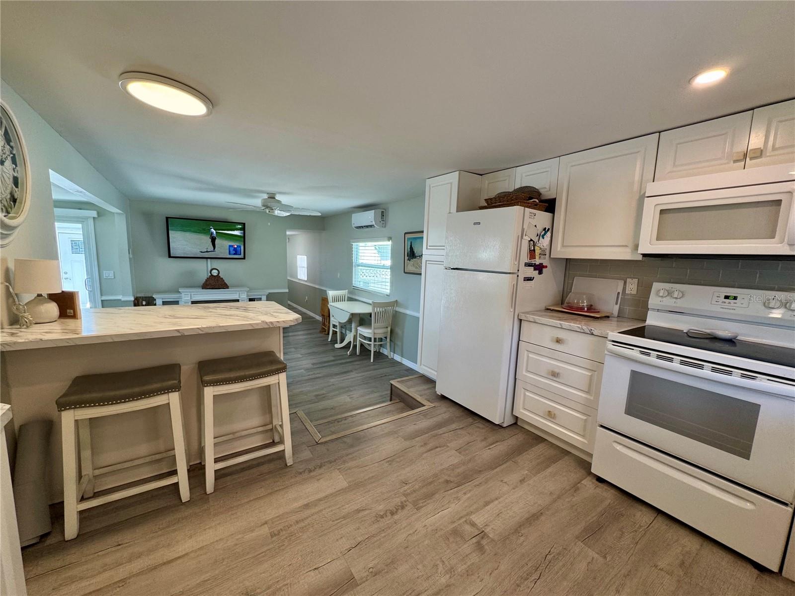 Image 20 of 39 For 15010 113th Avenue N 47