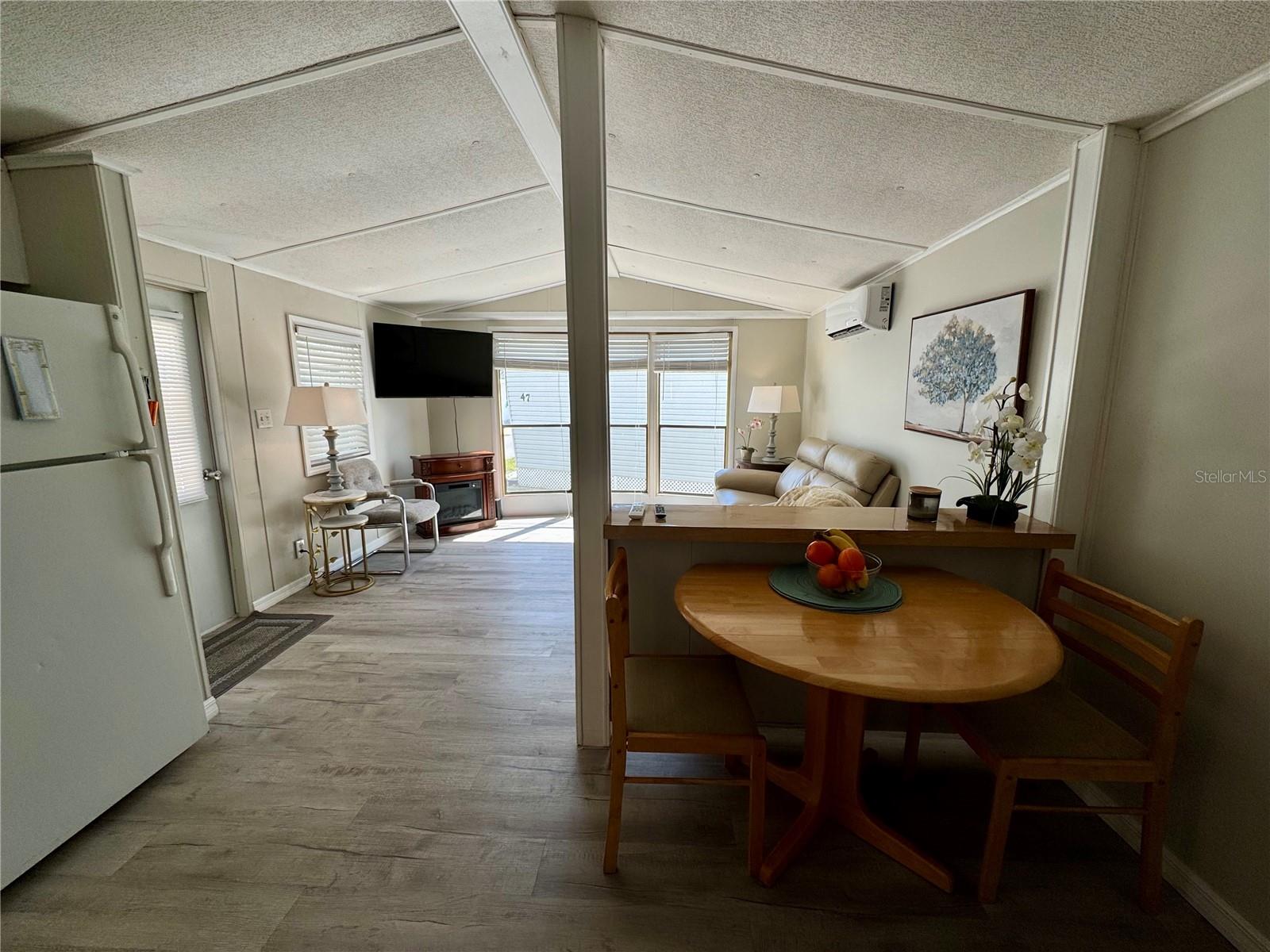 Listing photo id 8 for 15010 113th Avenue N 48