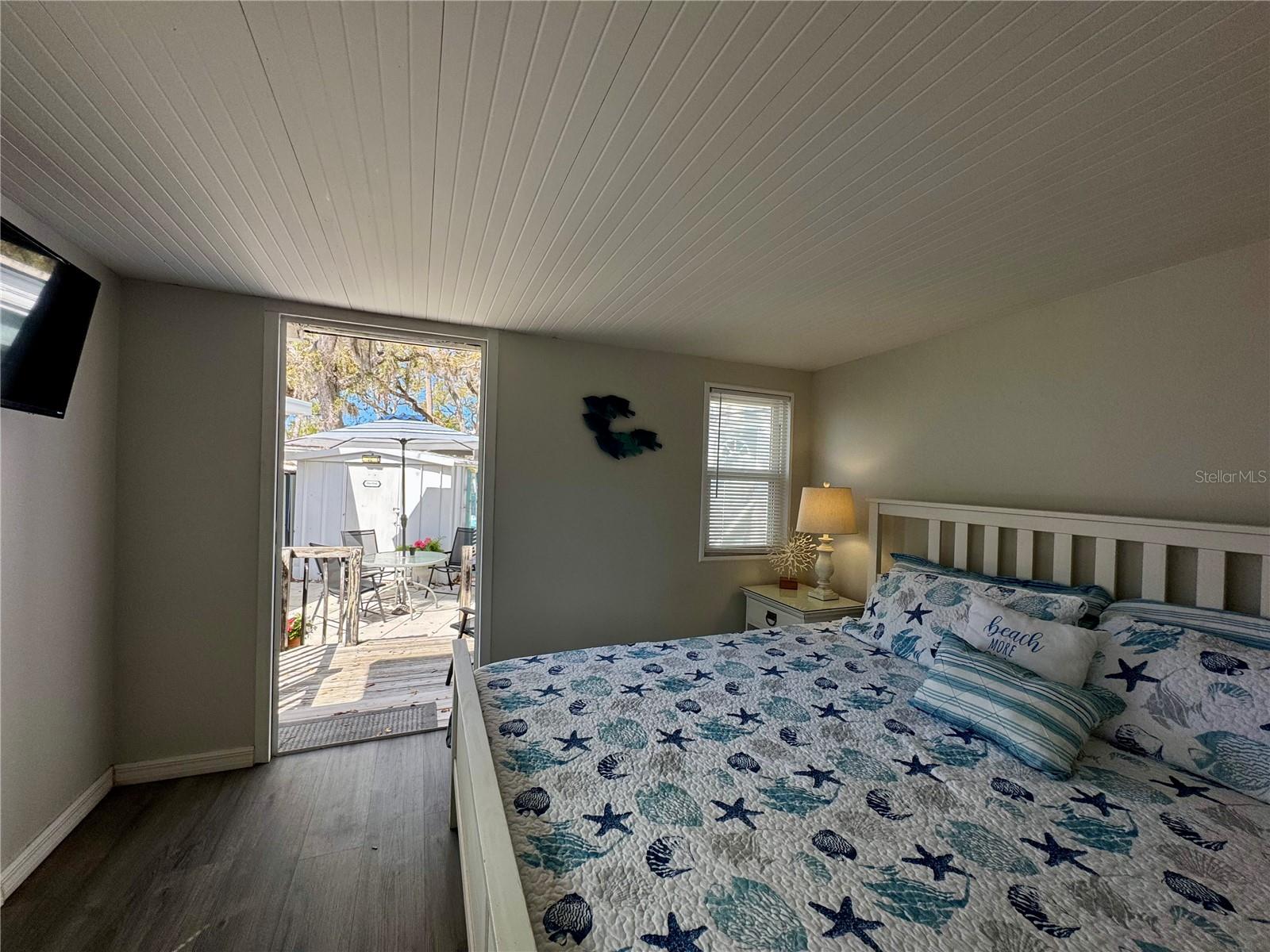 Listing photo id 15 for 15010 113th Avenue N 48