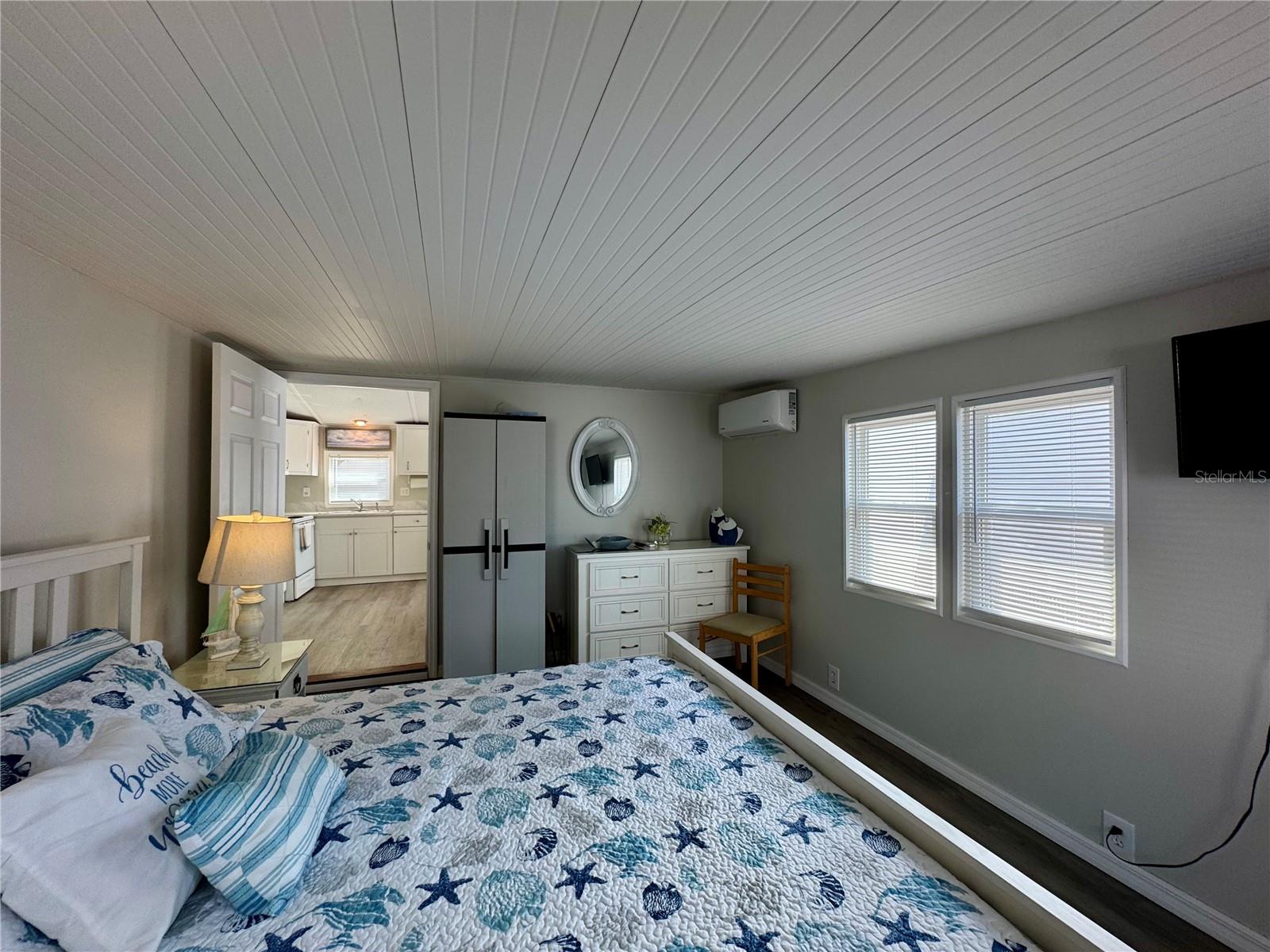 Listing photo id 21 for 15010 113th Avenue N 48