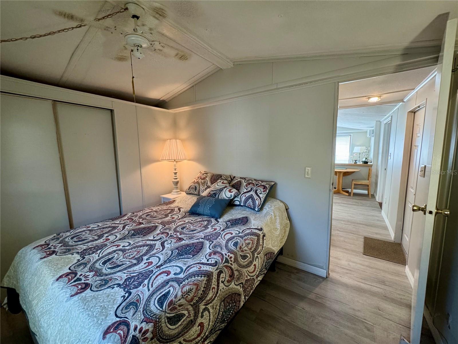 Listing photo id 24 for 15010 113th Avenue N 48