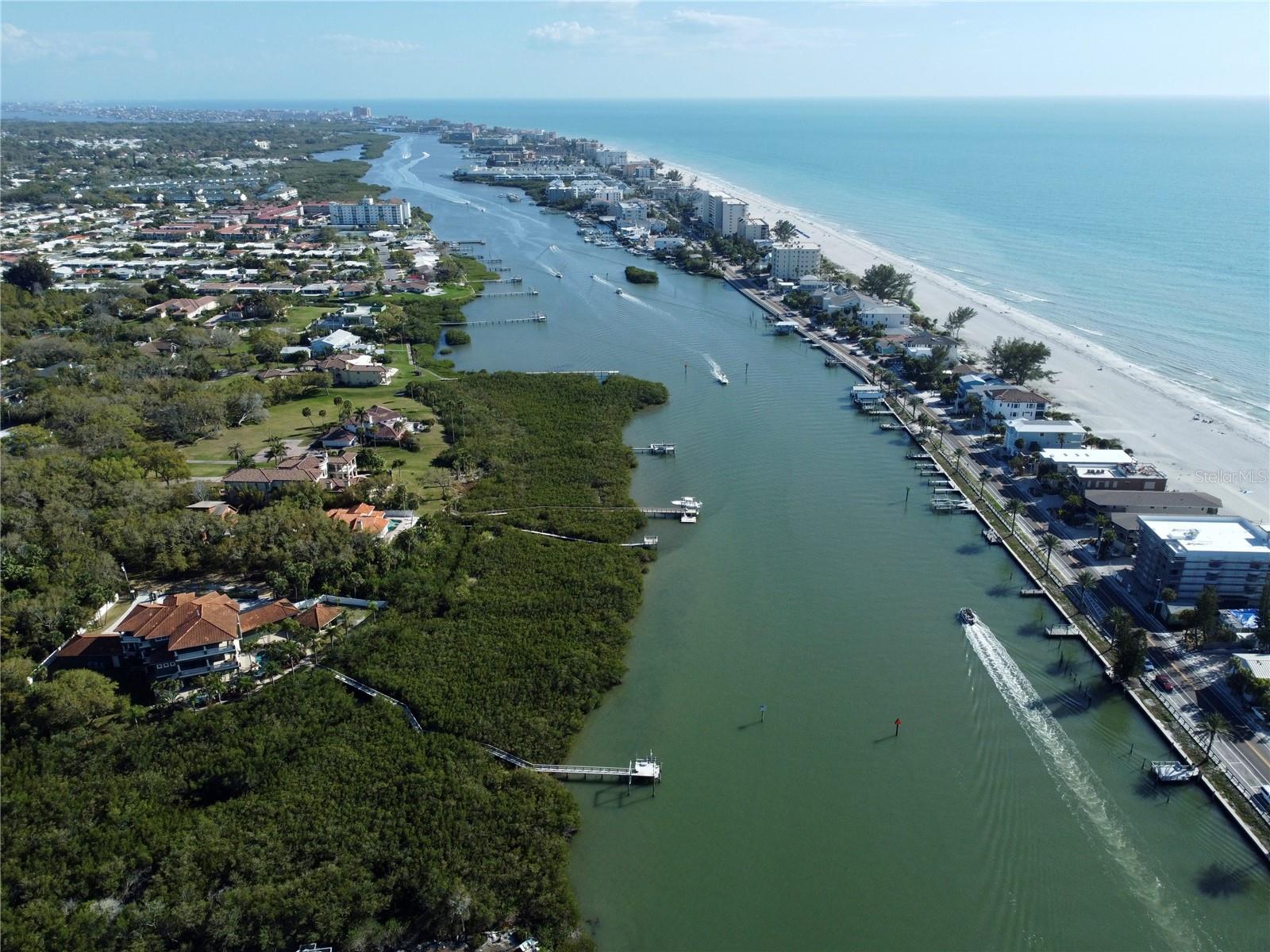 Listing photo id 30 for 15010 113th Avenue N 48