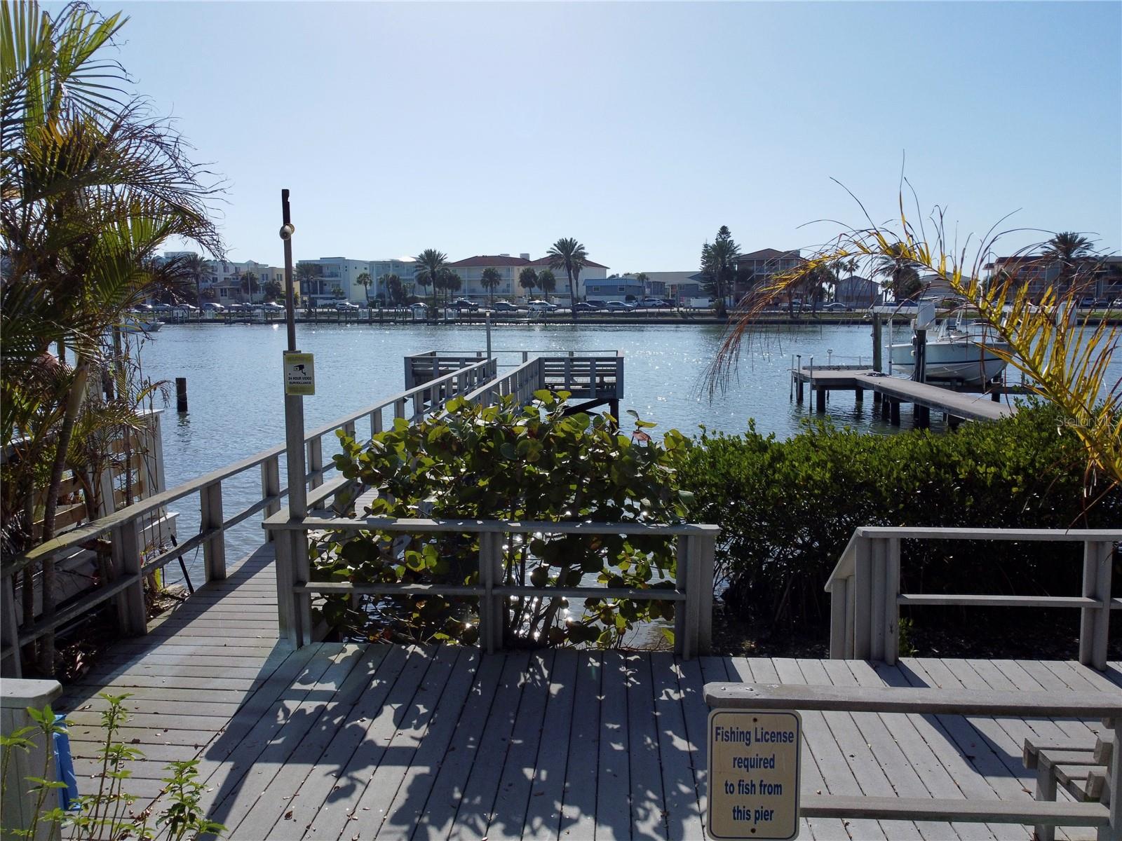 Listing photo id 31 for 15010 113th Avenue N 48