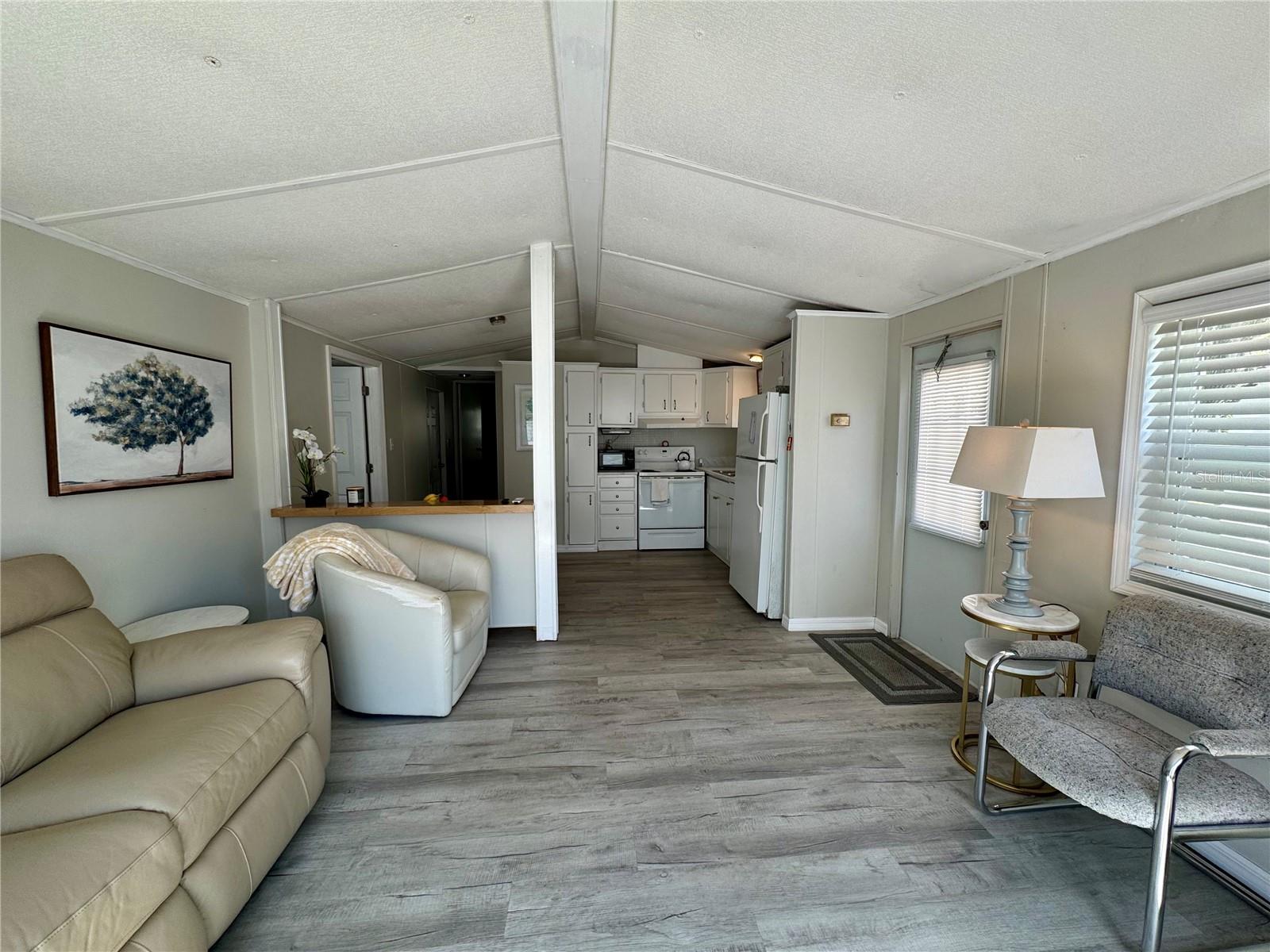 Listing photo id 6 for 15010 113th Avenue N 48