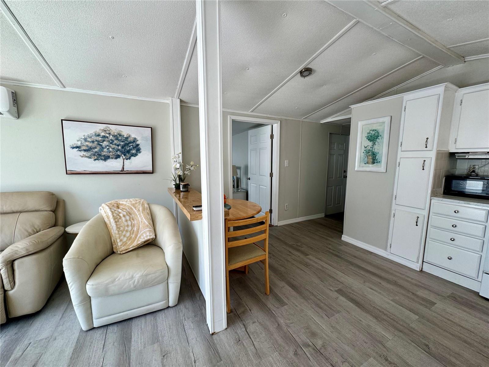 Listing photo id 7 for 15010 113th Avenue N 48