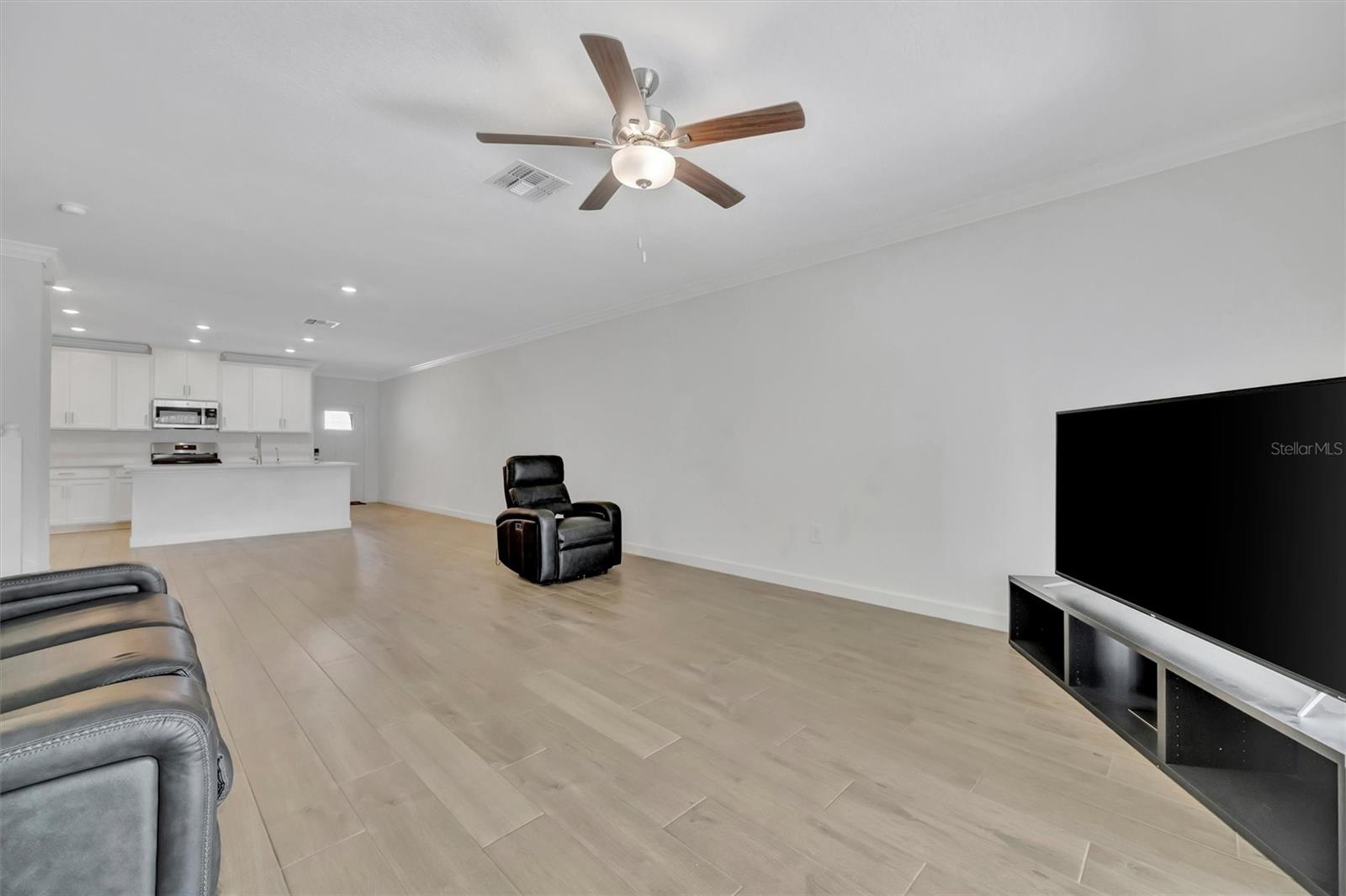 Image 17 of 43 For 17436 Holly Well Avenue