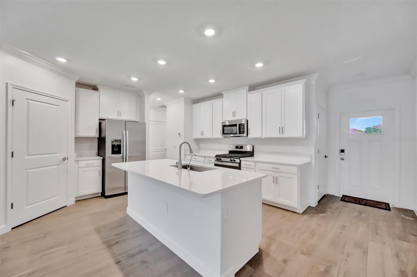 Image 7 of 43 For 17436 Holly Well Avenue