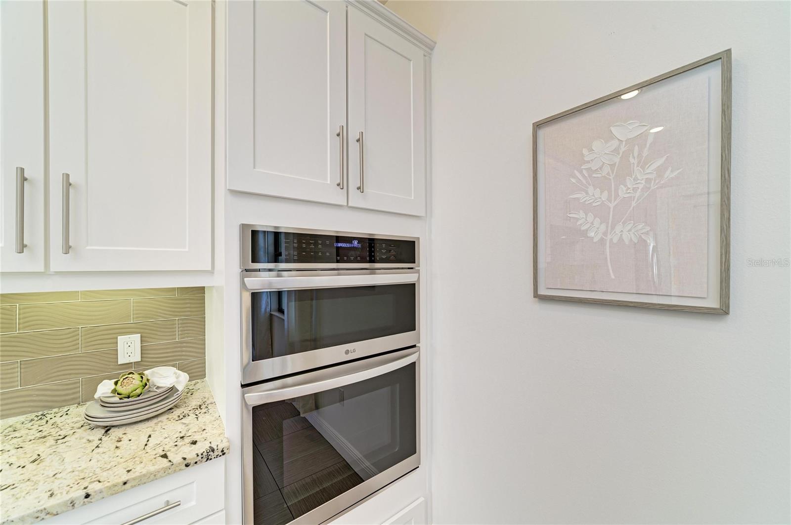 Image 18 of 94 For 826 Honeyflower Loop