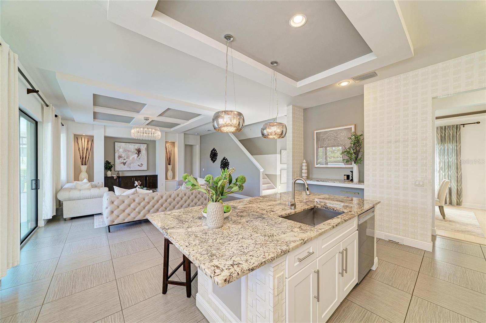 Image 20 of 94 For 826 Honeyflower Loop