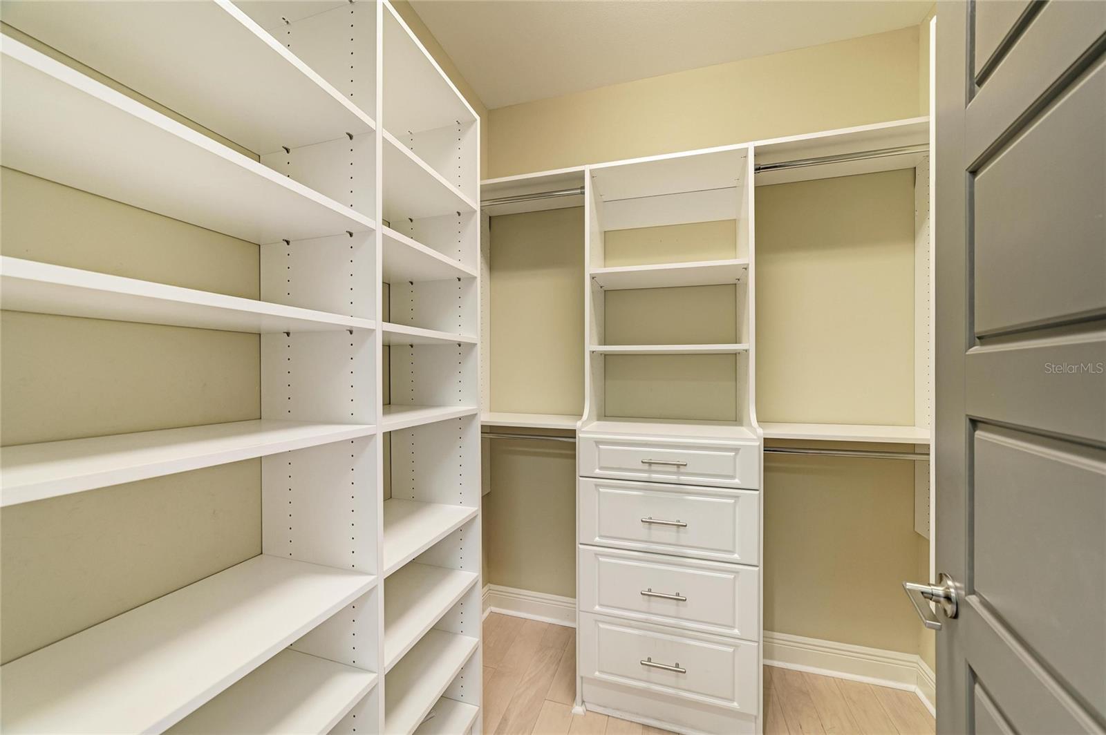 Image 31 of 94 For 826 Honeyflower Loop