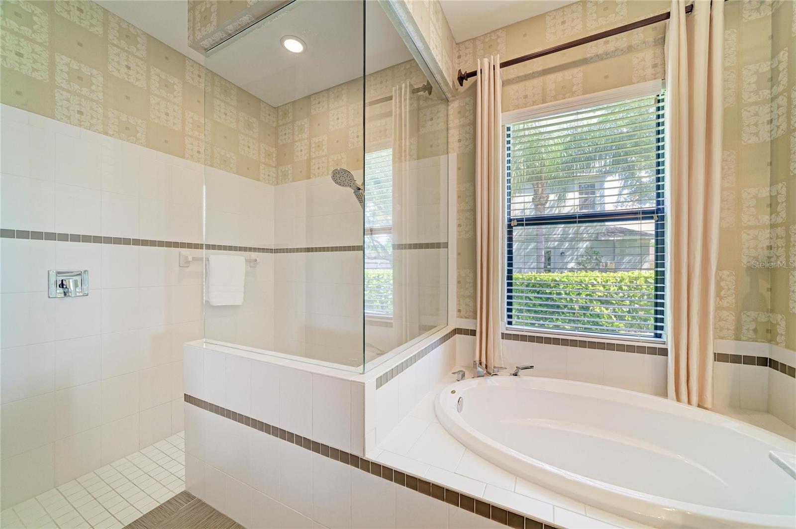 Image 33 of 94 For 826 Honeyflower Loop