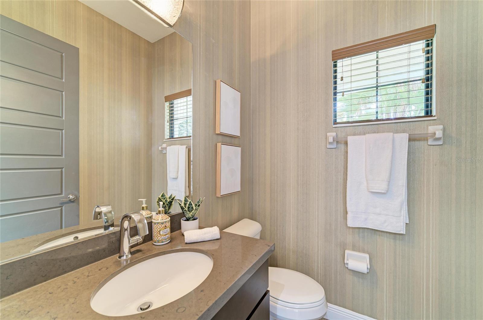 Image 34 of 94 For 826 Honeyflower Loop