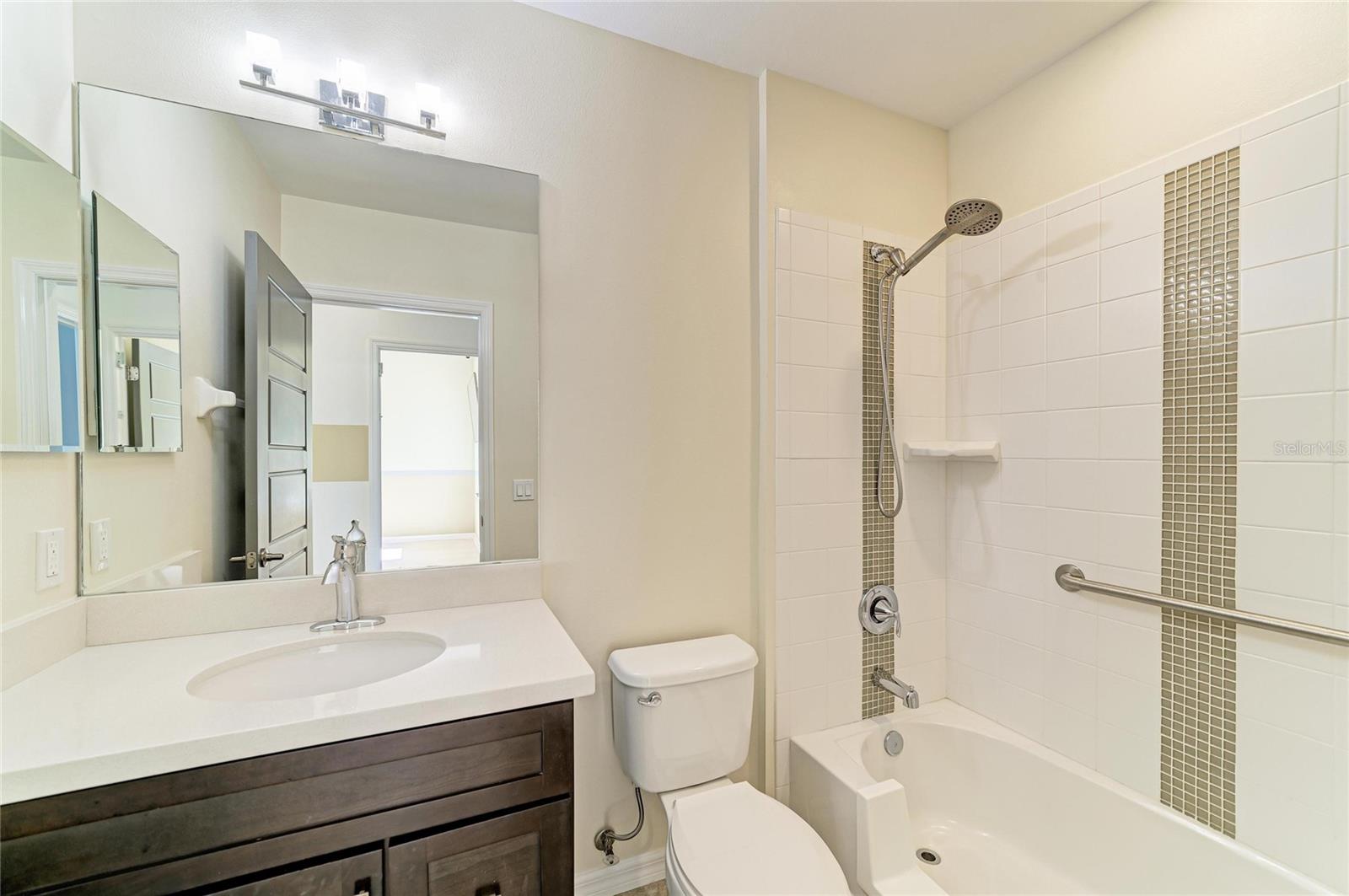 Image 47 of 94 For 826 Honeyflower Loop