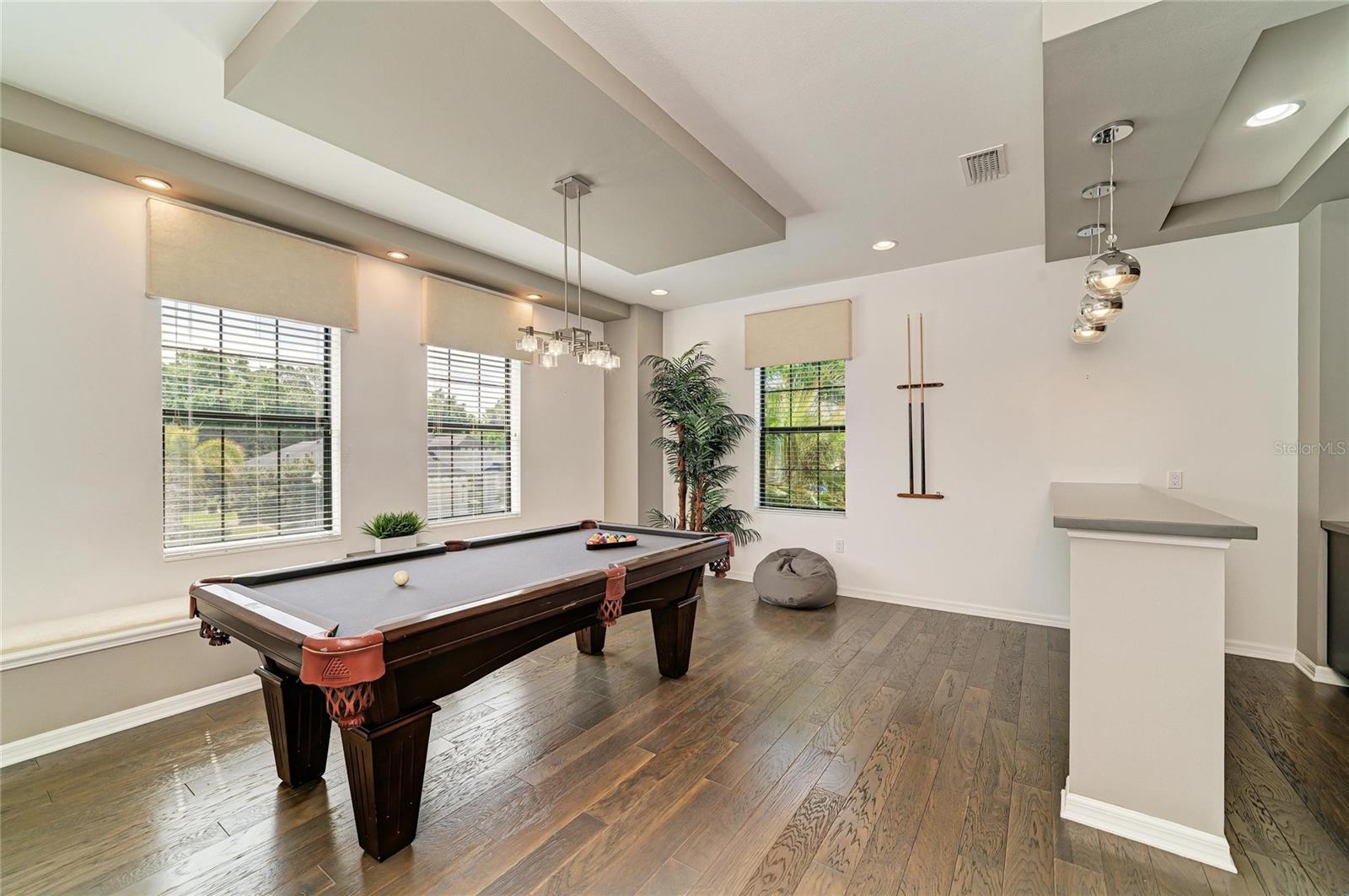 Image 50 of 94 For 826 Honeyflower Loop