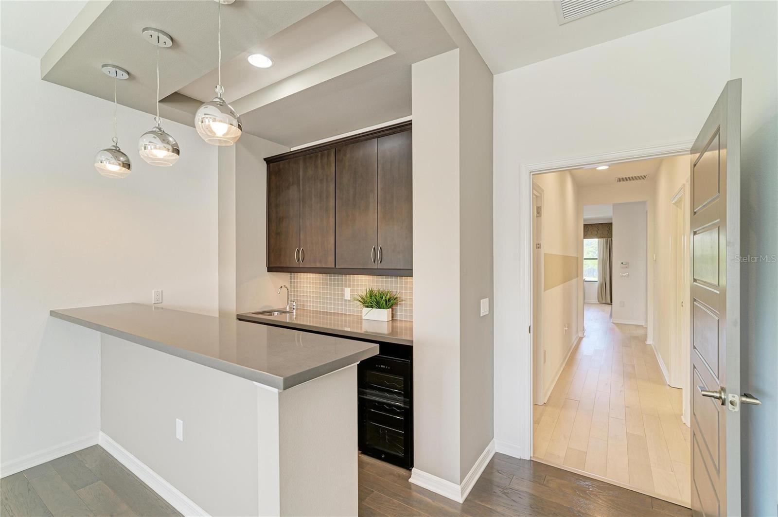 Image 54 of 94 For 826 Honeyflower Loop