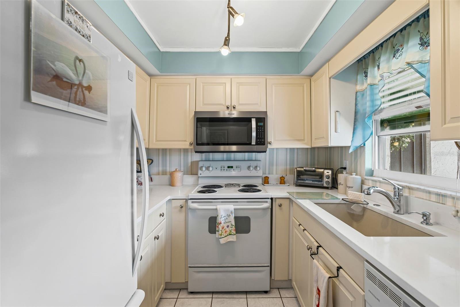 Image 6 of 21 For 4705 5th Street W 305