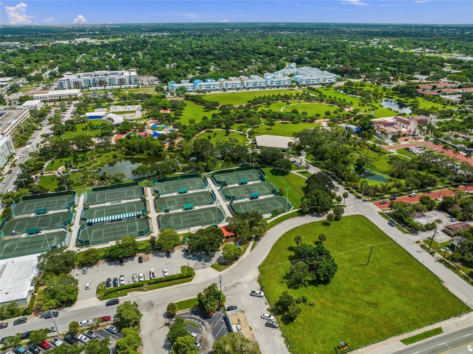 Image 14 of 98 For 459 Wingfield Drive