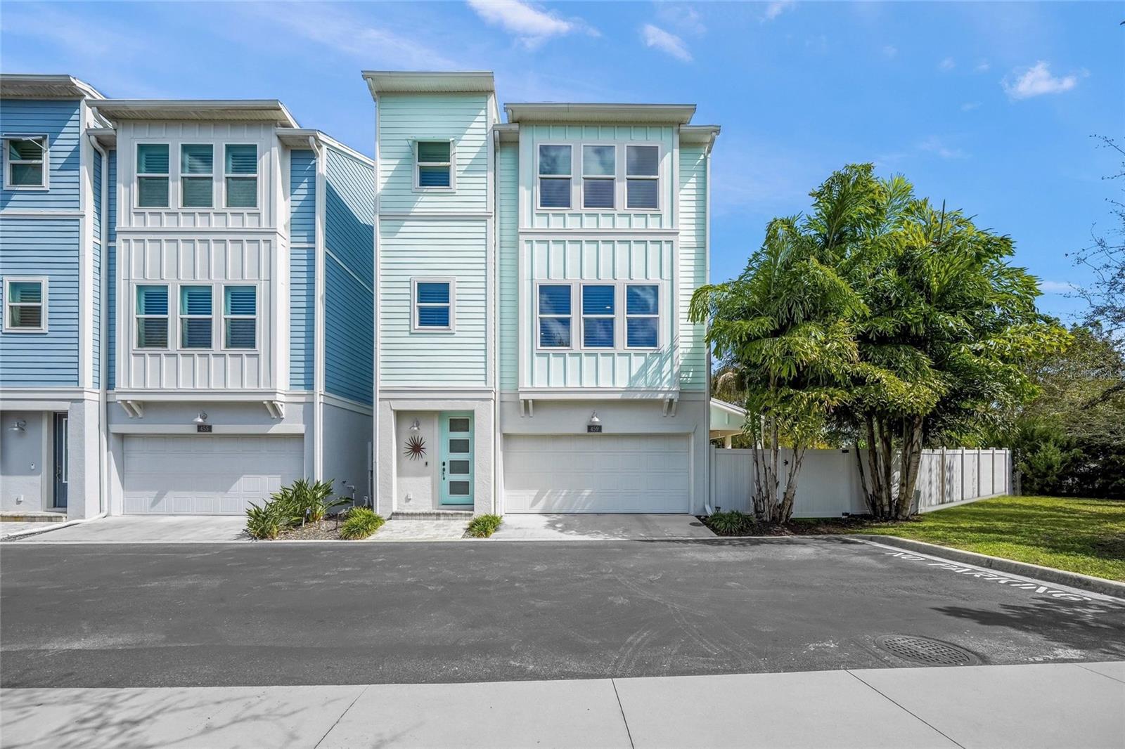 Image 2 of 98 For 459 Wingfield Drive