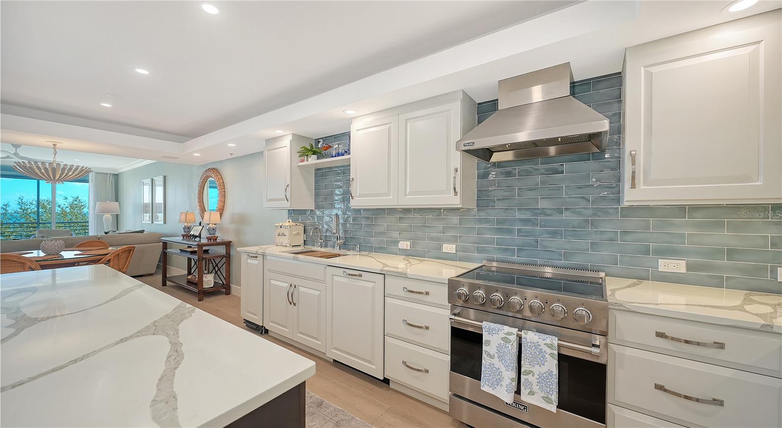 Image 16 of 55 For 2410 Harbourside Drive 142