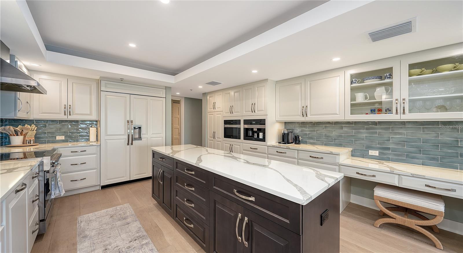 Image 18 of 55 For 2410 Harbourside Drive 142