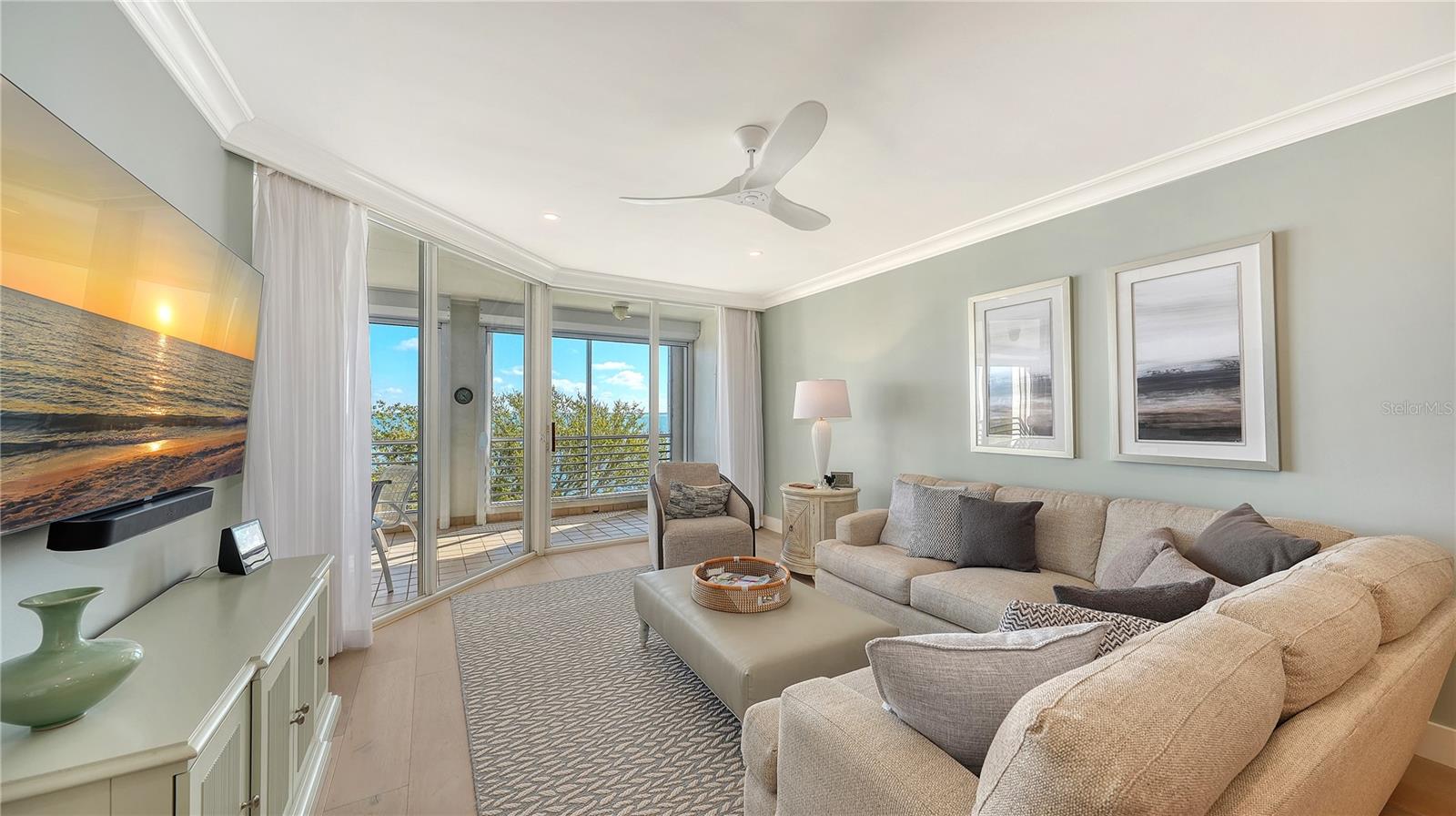 Image 23 of 55 For 2410 Harbourside Drive 142