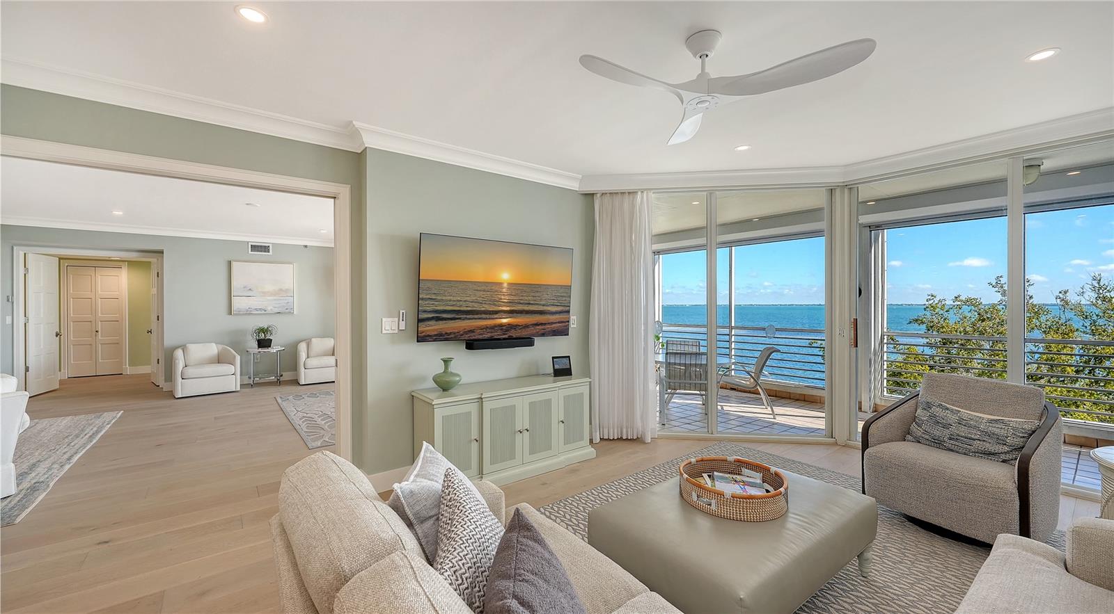 Image 24 of 55 For 2410 Harbourside Drive 142