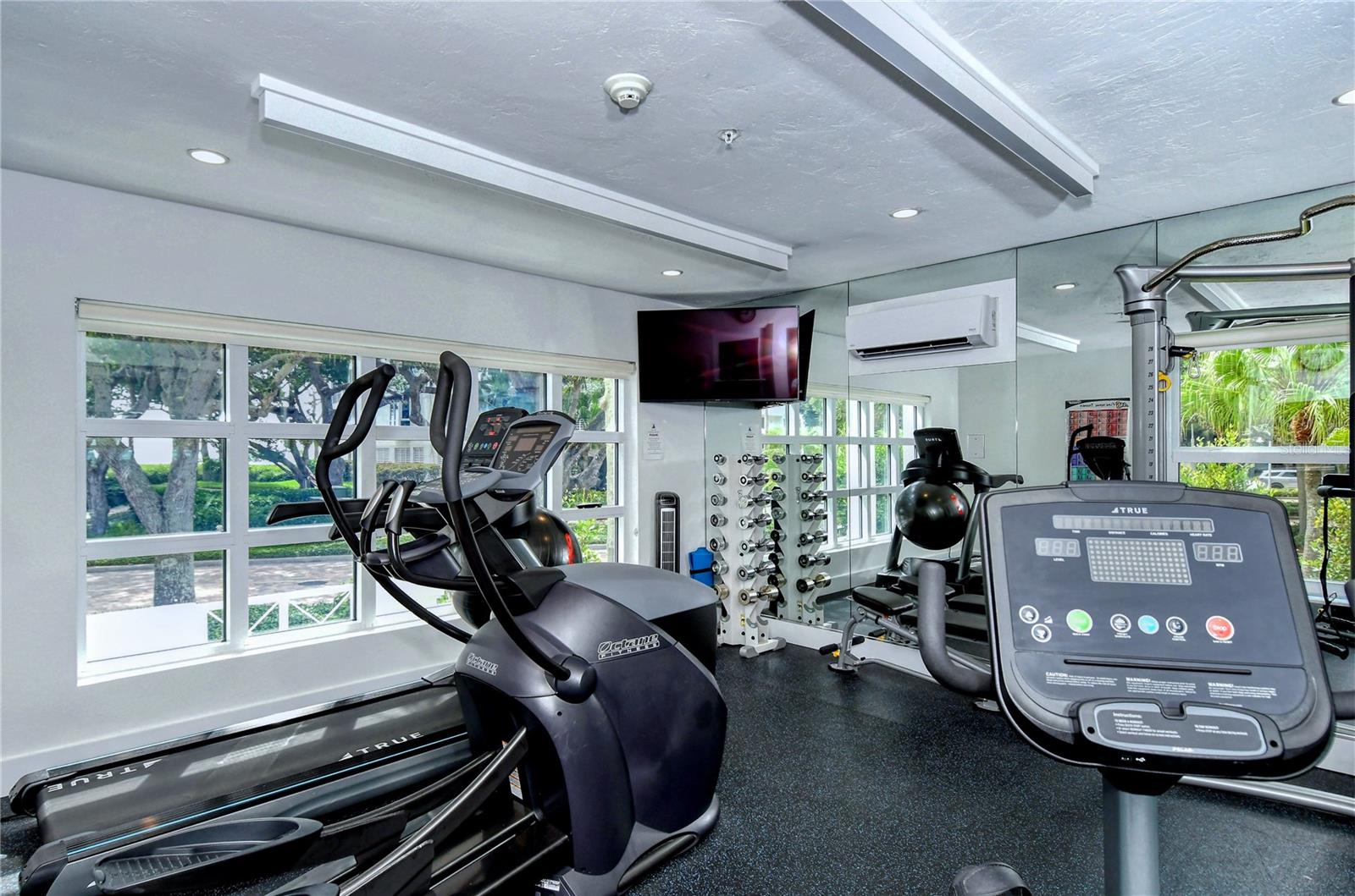 Image 41 of 55 For 2410 Harbourside Drive 142