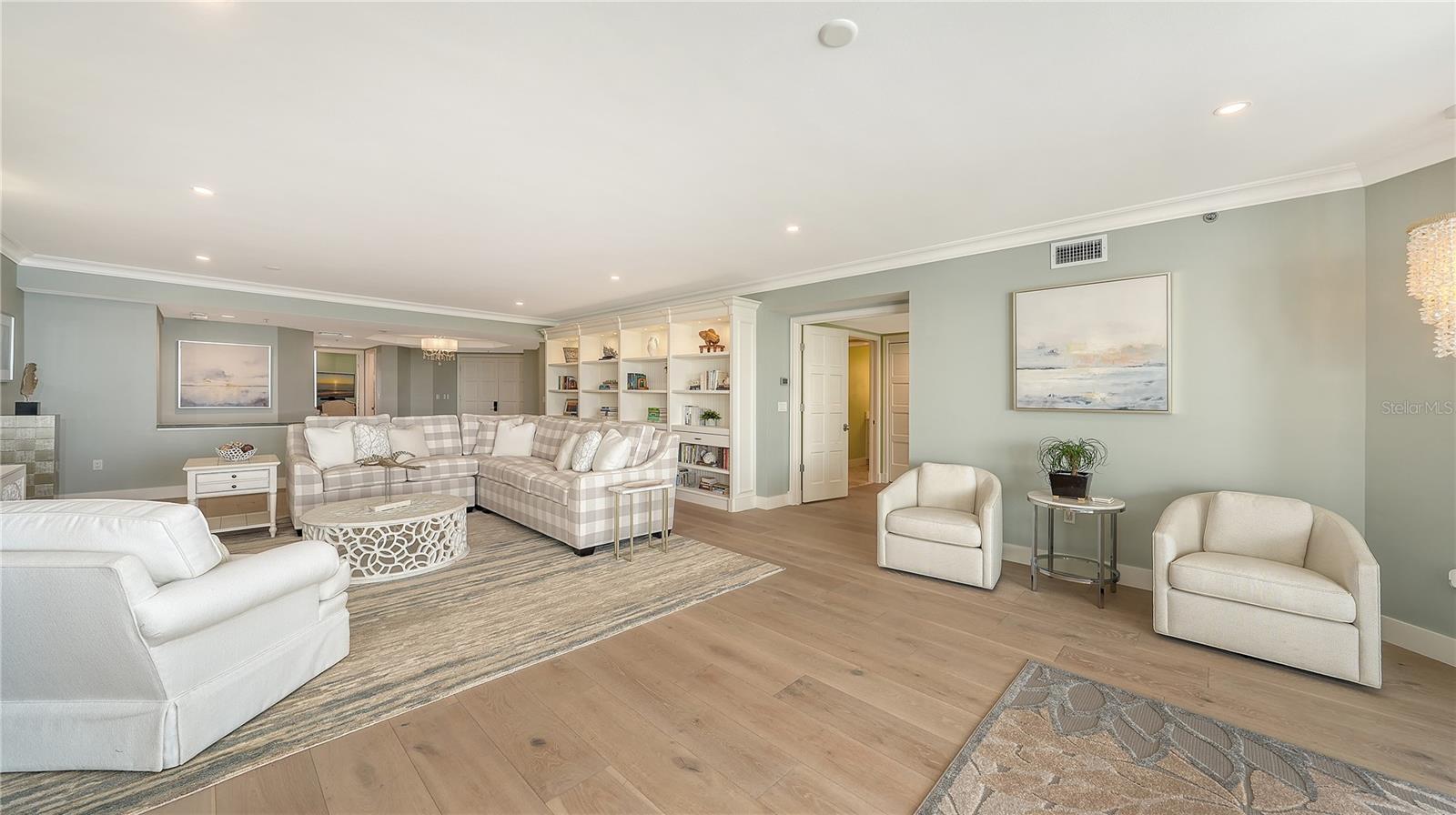 Image 9 of 55 For 2410 Harbourside Drive 142