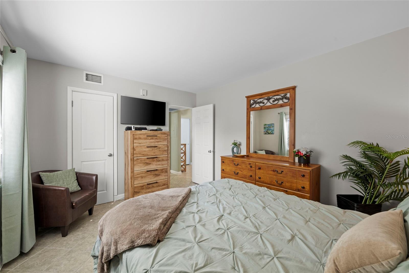 Image 13 of 17 For 2304 Ringling Boulevard 103