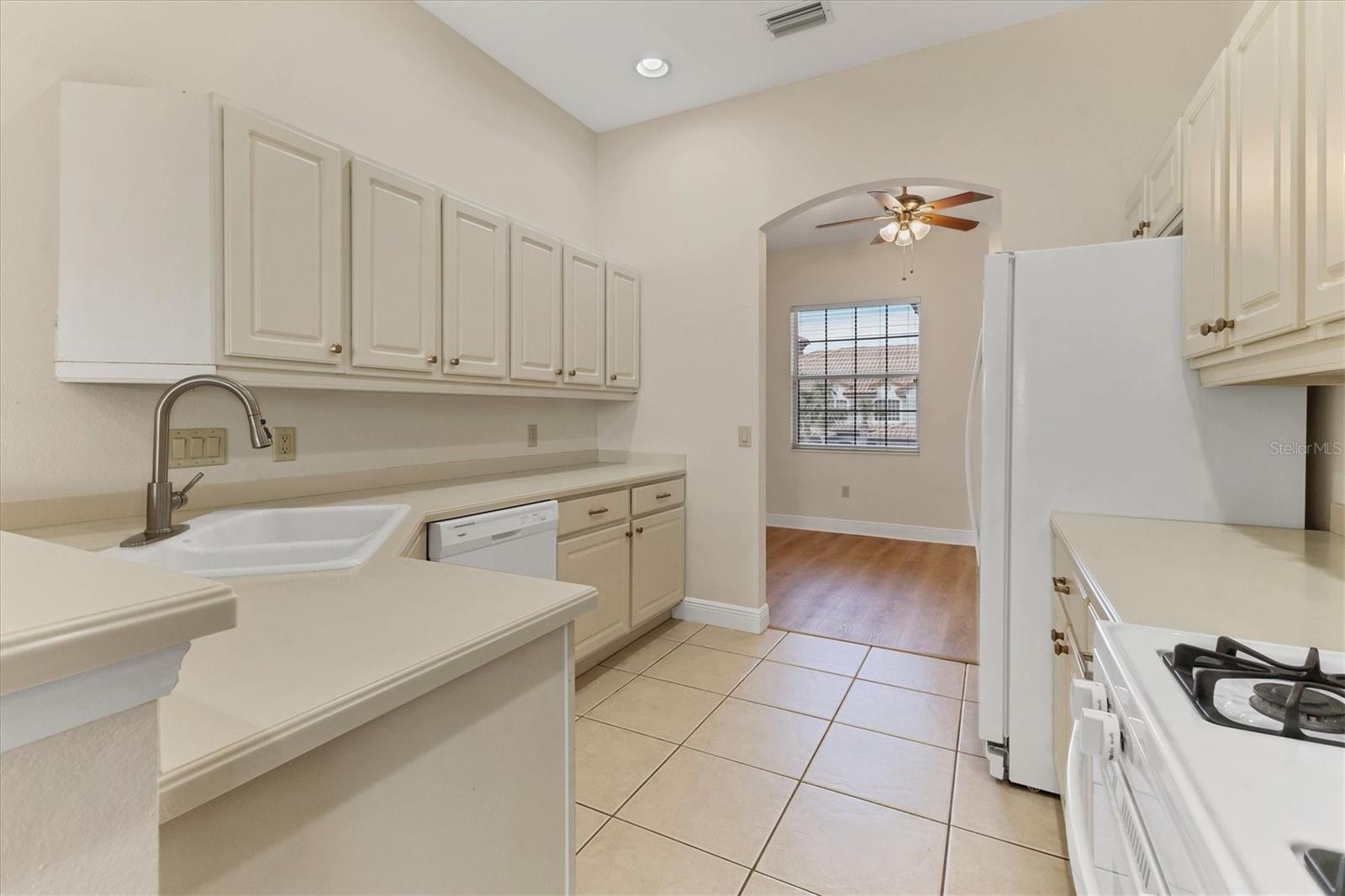 Image 14 of 37 For 8411 Miramar Way 202