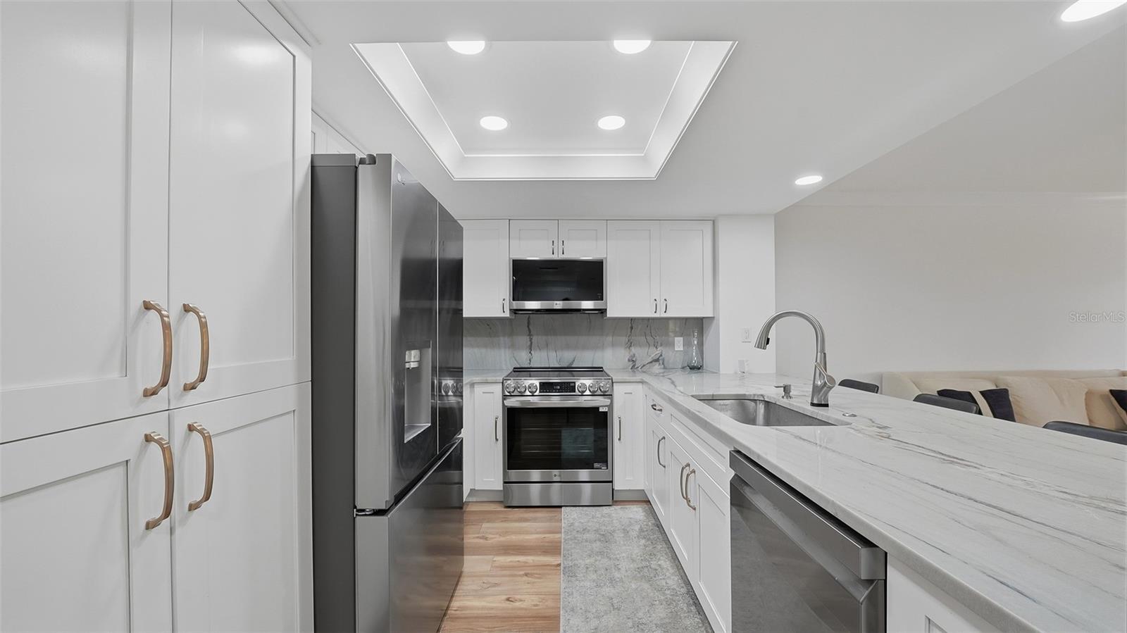 Image 10 of 33 For 825 Osprey Avenue 101