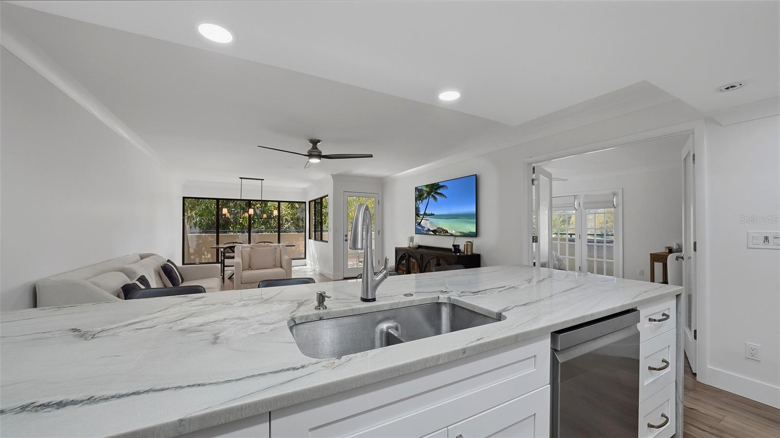 Image 12 of 33 For 825 Osprey Avenue 101