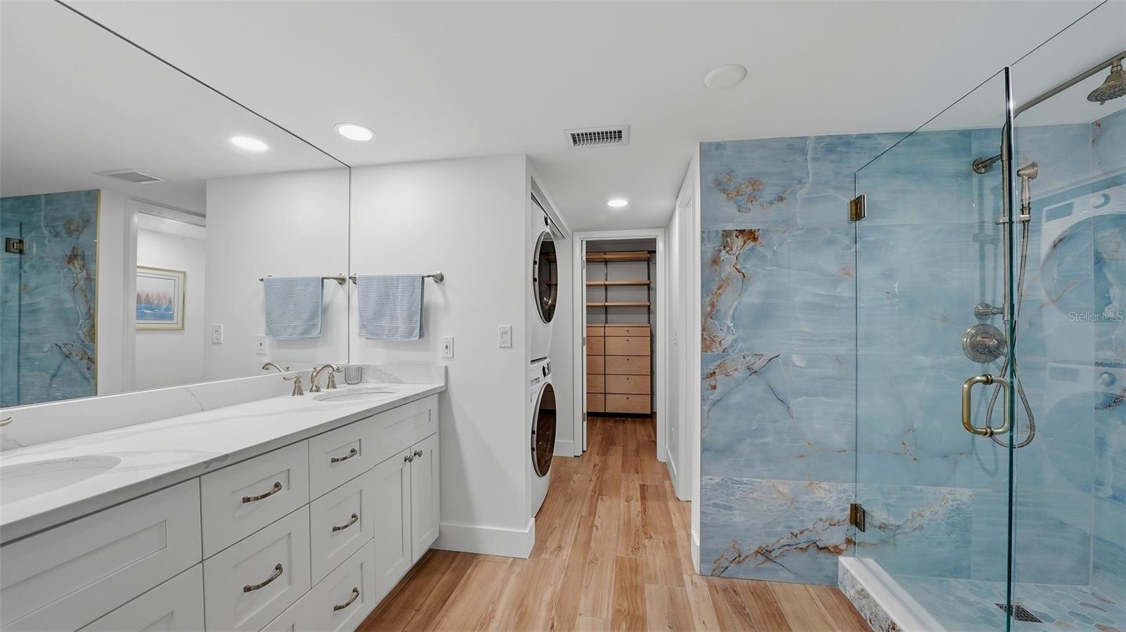 Image 17 of 33 For 825 Osprey Avenue 101