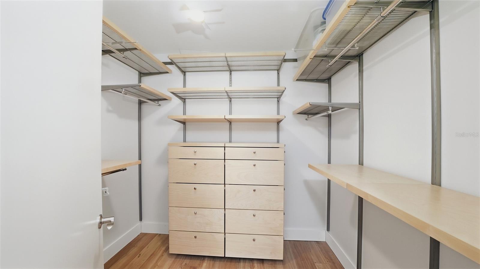 Image 19 of 33 For 825 Osprey Avenue 101