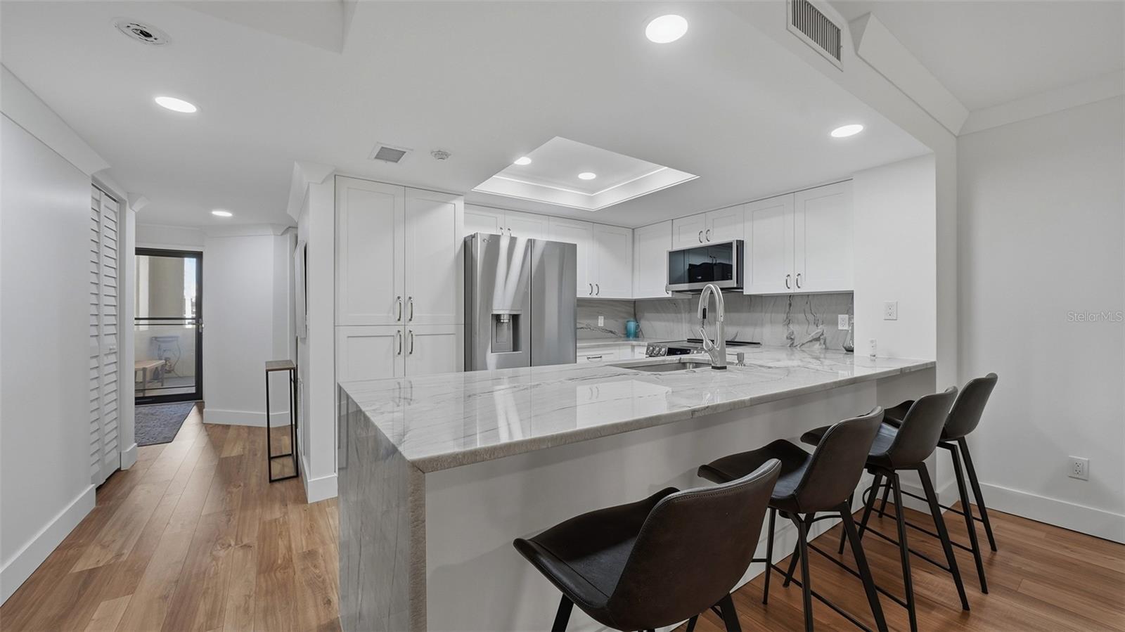 Image 8 of 33 For 825 Osprey Avenue 101