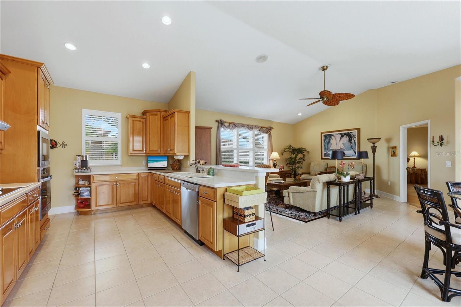 Image 12 of 72 For 4501 Murcia Boulevard 7