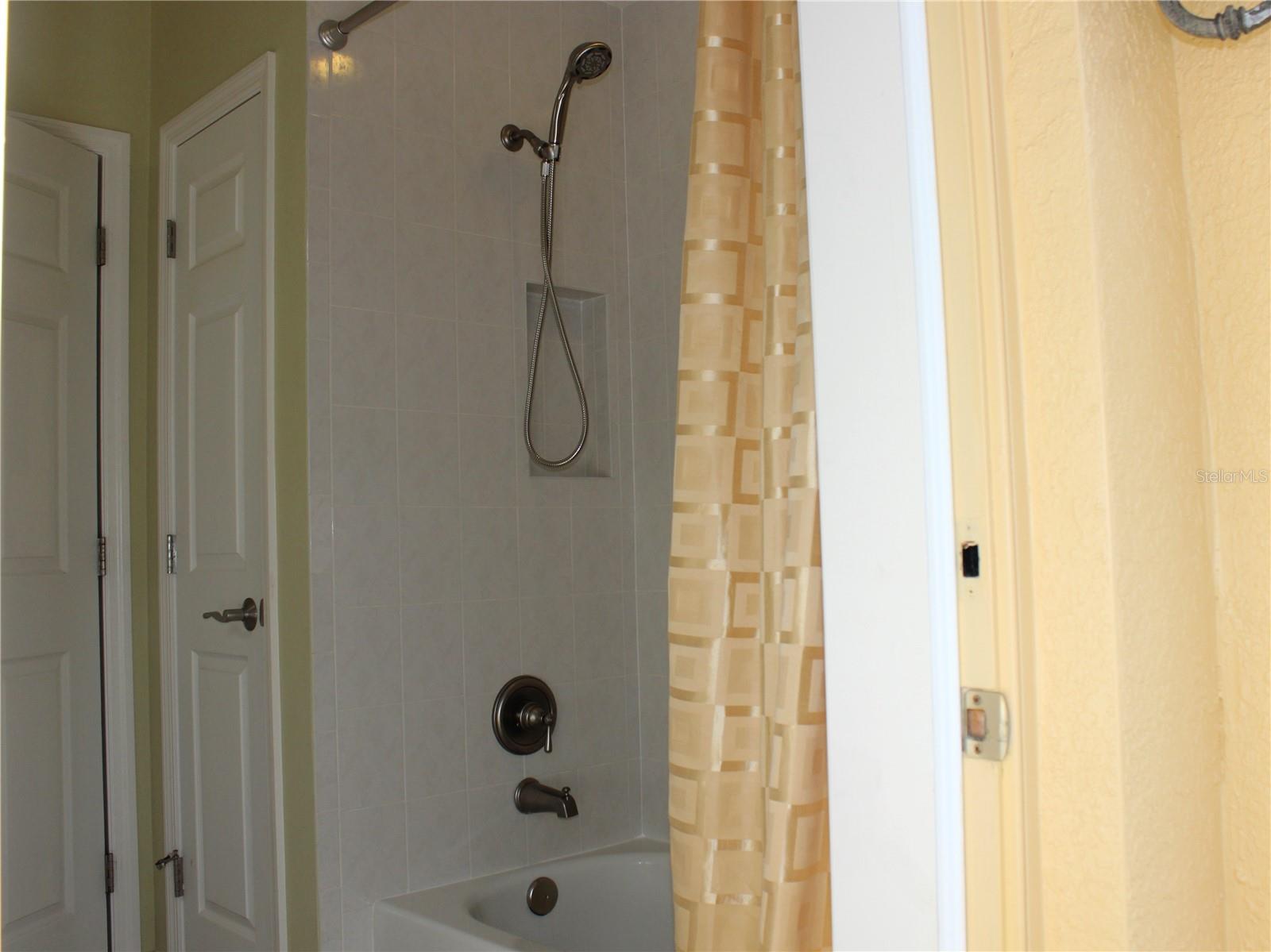 Image 52 of 84 For 406 Petrel Trail