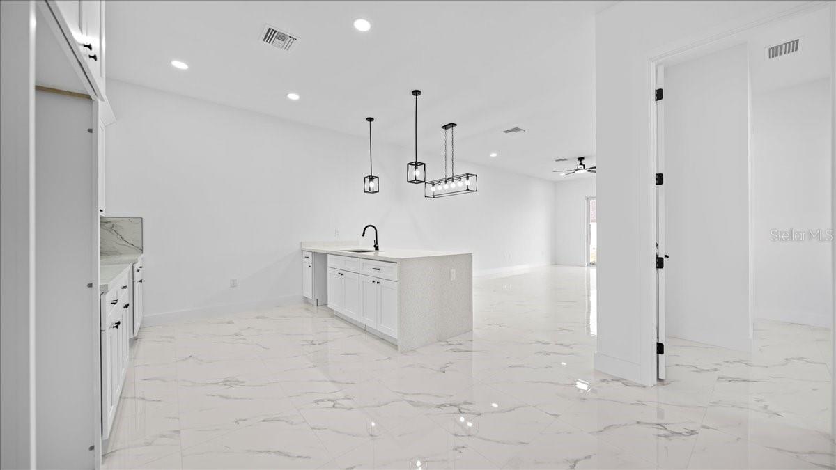 Image 16 of 49 For 913-915 15th Lane