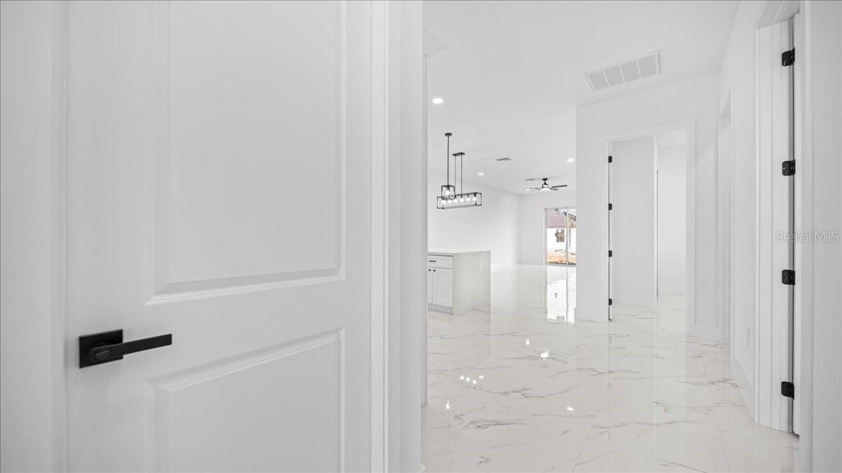 Image 18 of 49 For 913-915 15th Lane