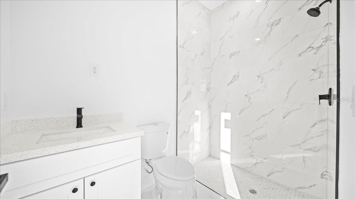 Image 20 of 49 For 913-915 15th Lane